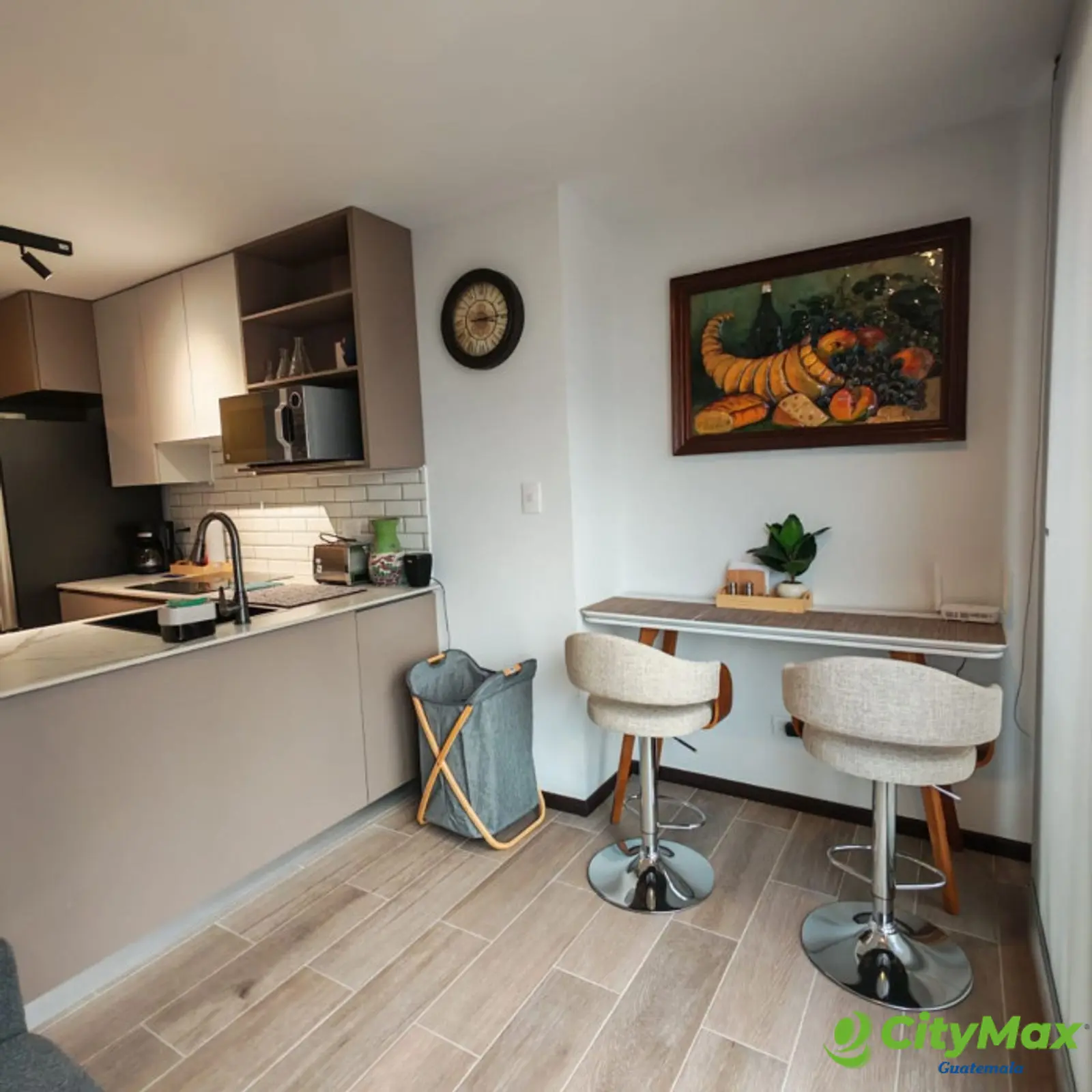 Apartamento amueblado en venta zona 10 BIKO - foto 3
