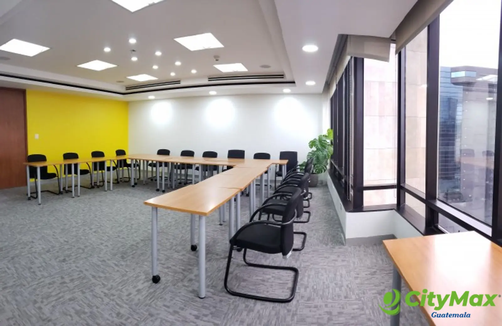 Oficina en venta zona 10 NIVEL COMPLETO inversión  - foto 17