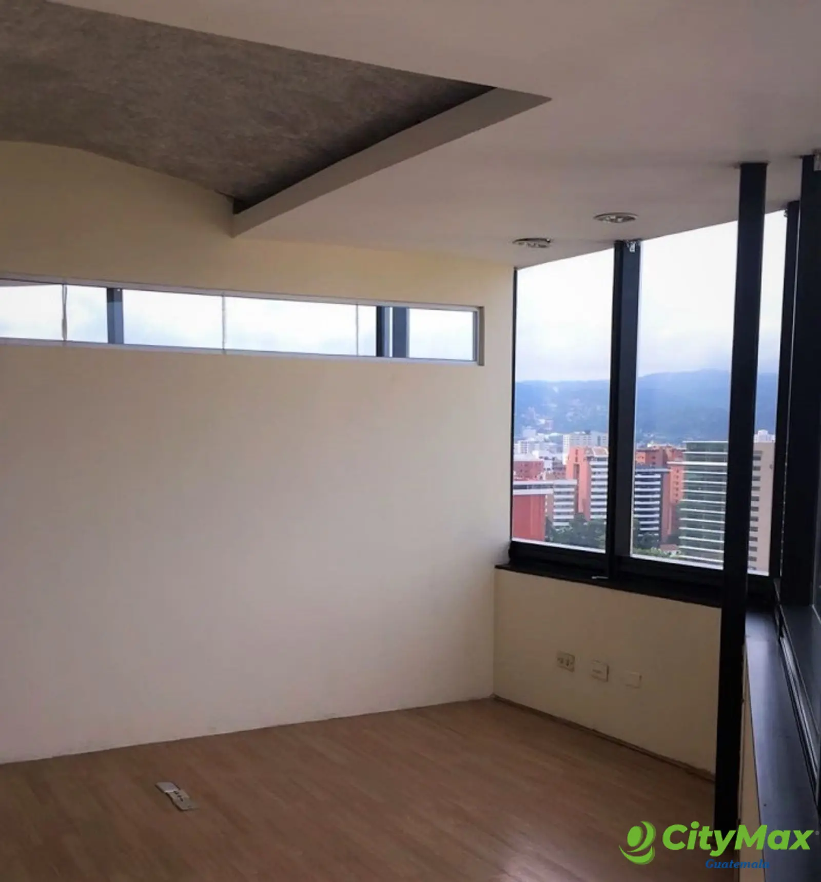 Oficina en Penthouse en Renta Zona 10 - foto 13