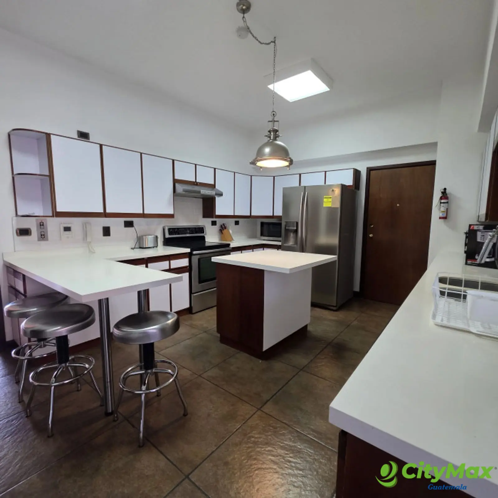 Apartamento amueblado en alquiler zona 14 - foto 4