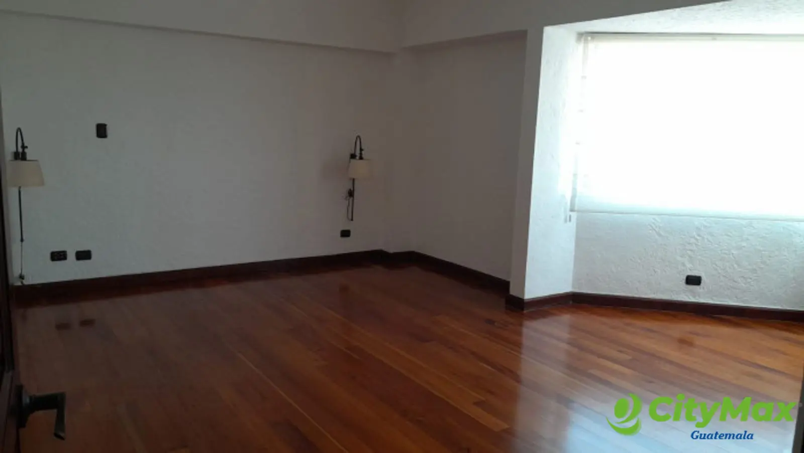 Amplio e iluminado apartamento en renta en Zona 15 - foto 4