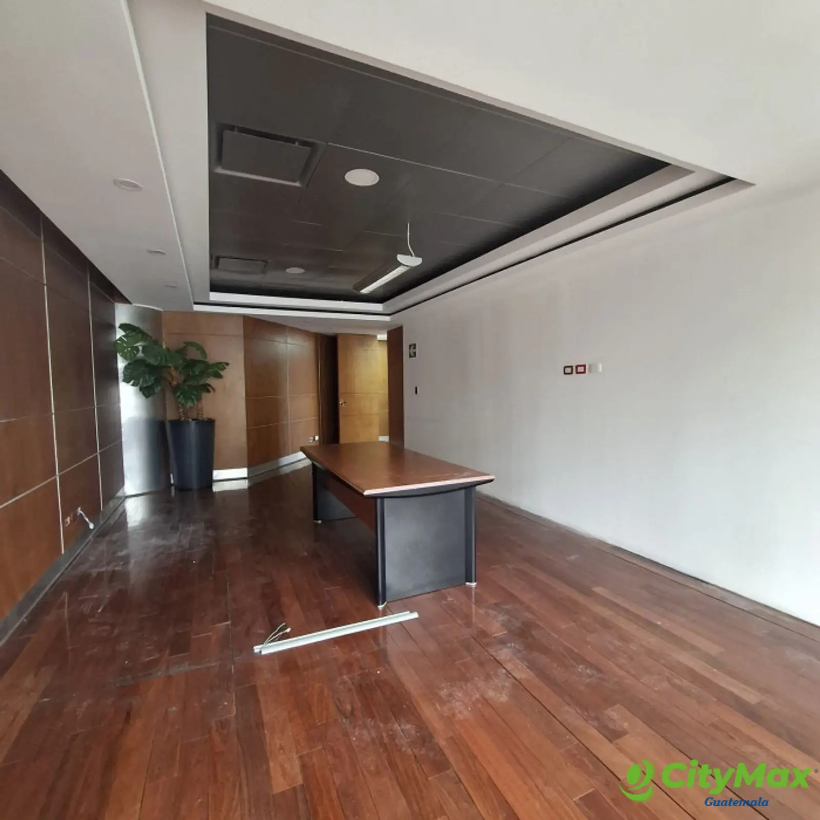 Oficina en venta en zona 10 Medio nivel Para inversión  - foto 7