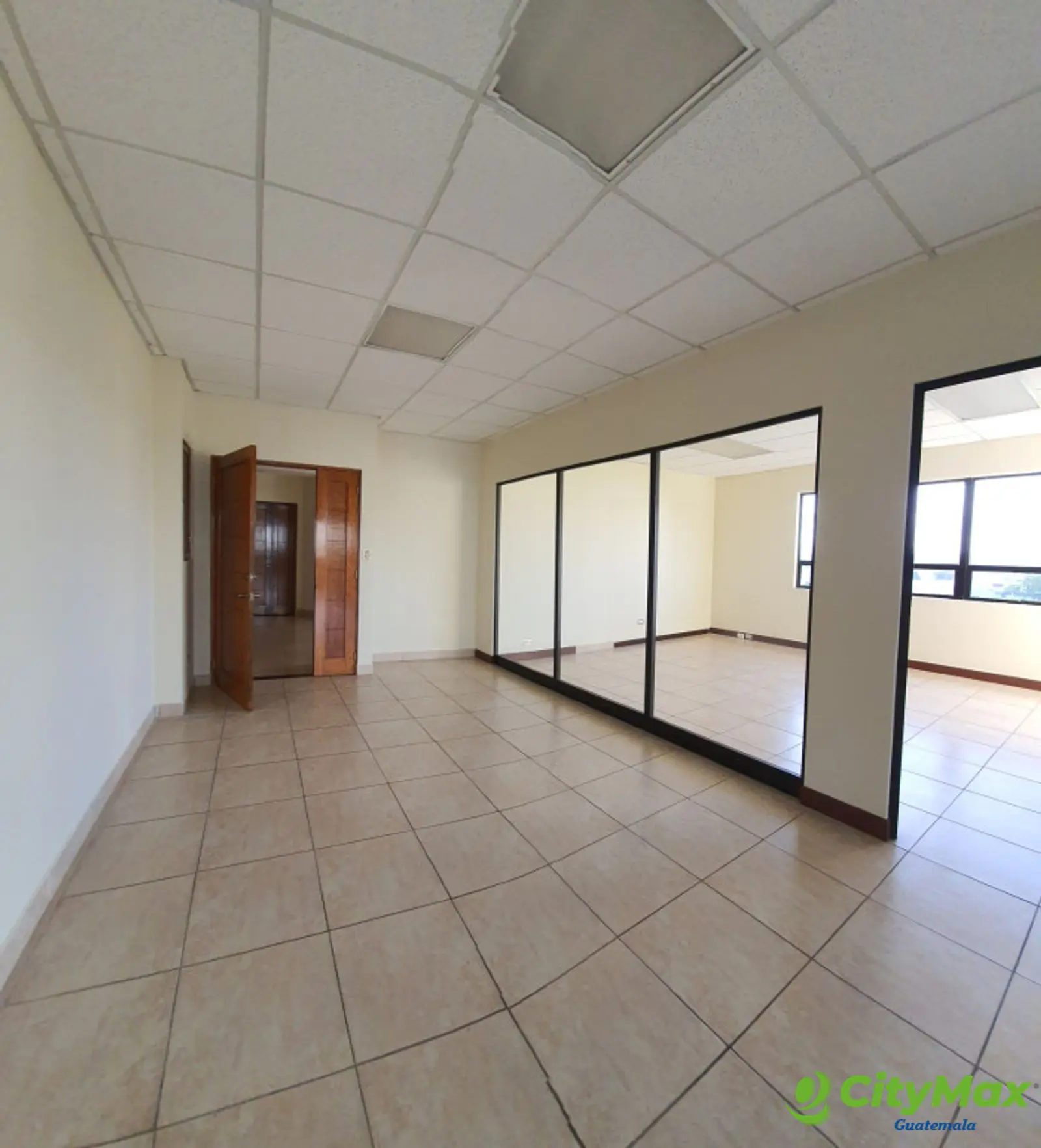 En Renta oficina en Ave. Las Américas zona 13 - foto 11