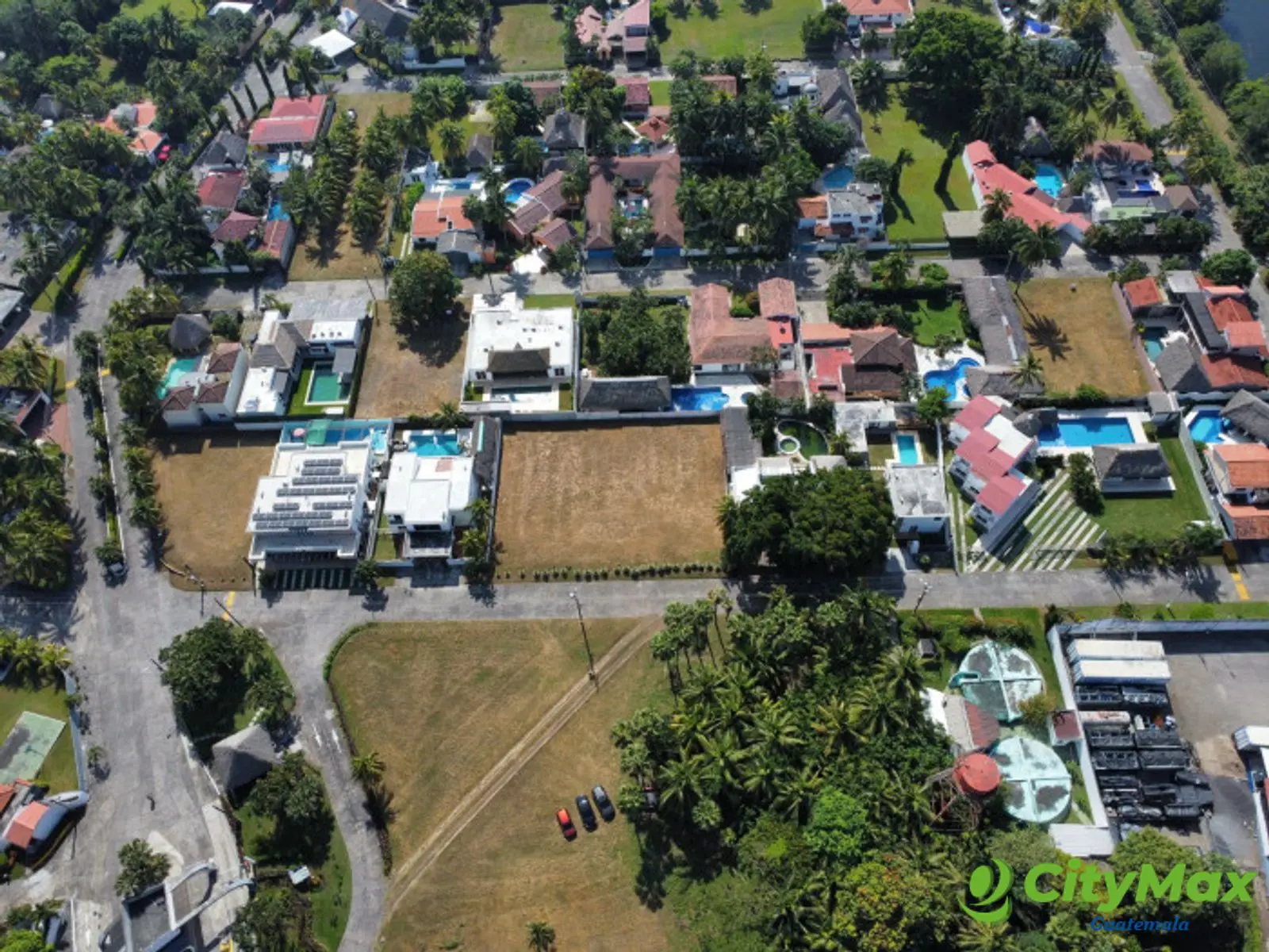 Terreno plano esquina en venta en San Marino San Jose - foto 2