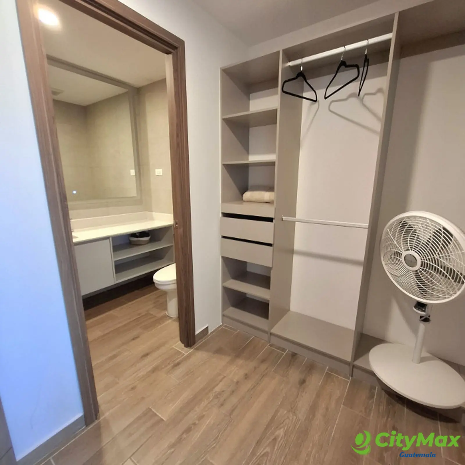 Apartamento Amueblado de 3 Habitaciones en Parque 14 - foto 11