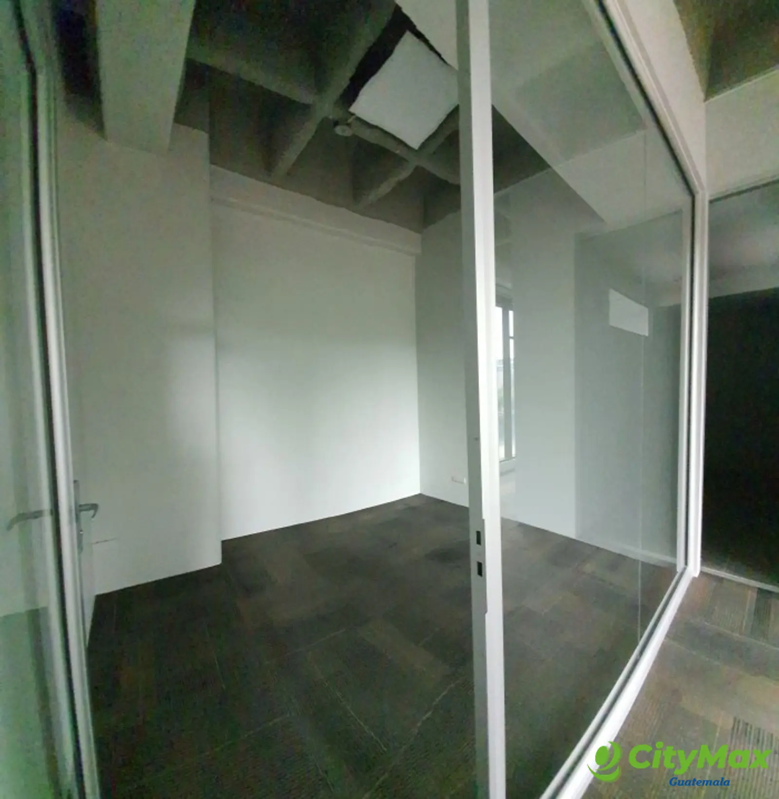 Alquiler oficina en zona 10 Diagonal ¡oficina céntrica! - foto 5