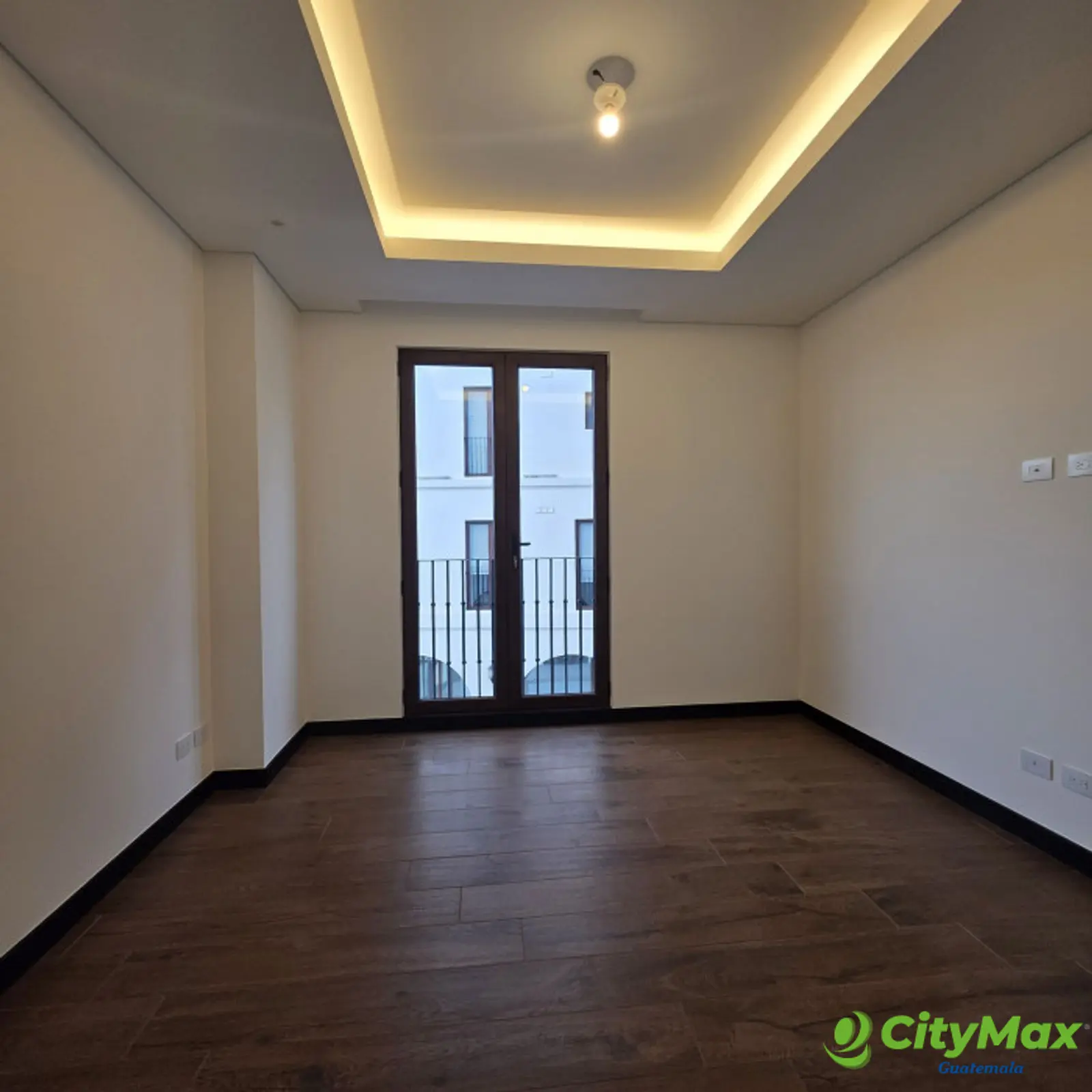 En Venta apartamento Zona 16 Lirios de Cayala - foto 2