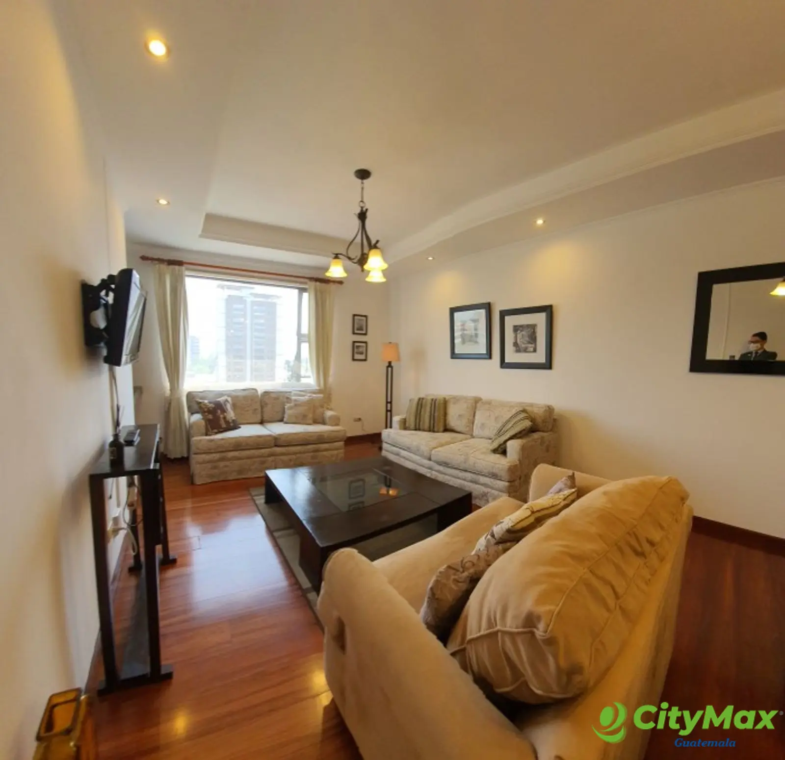 En Alquiler Apartamento en Zona 10 Amueblado - Sala Panoramica