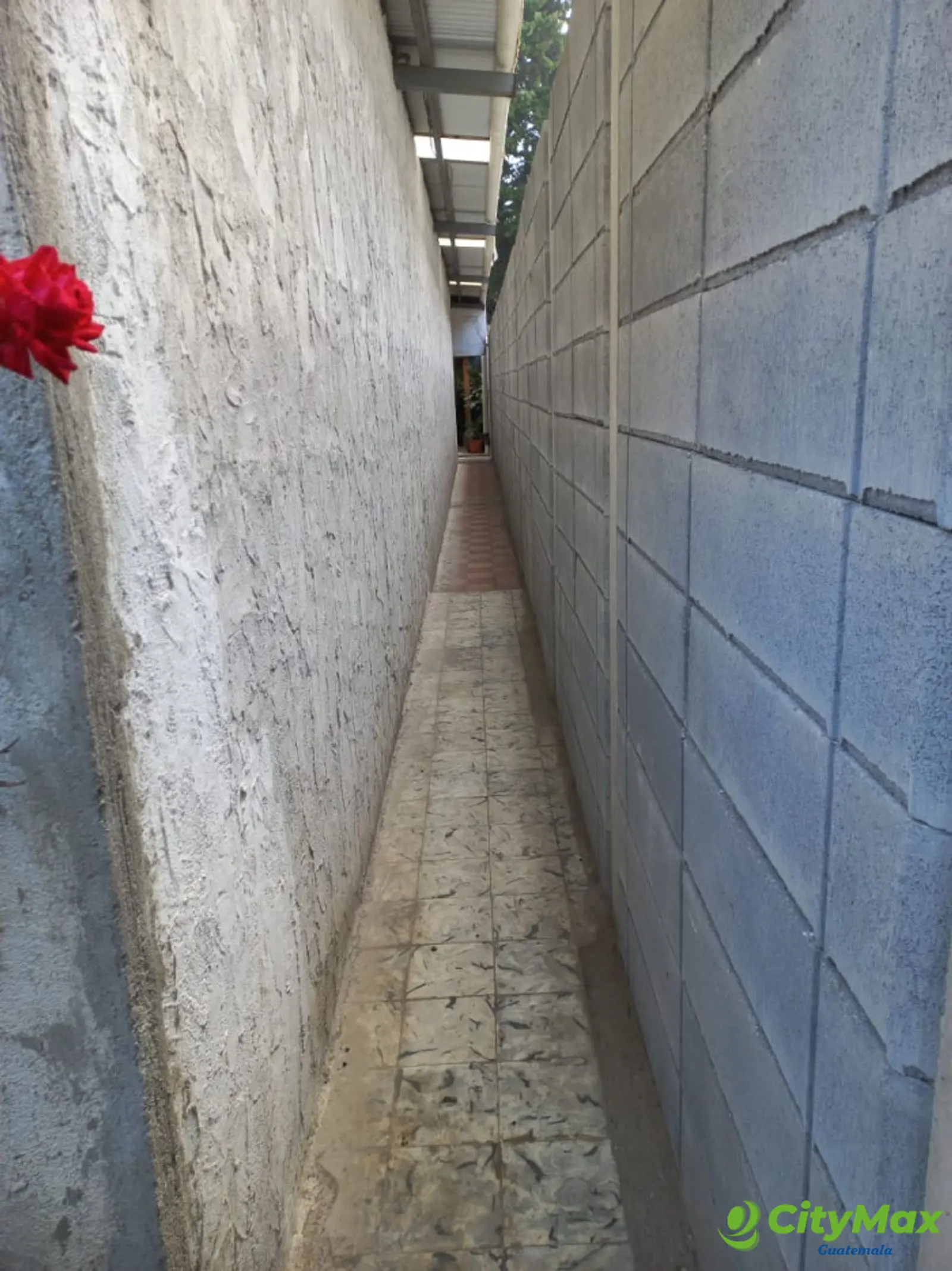 Casa con bodega en venta en zona 2 de Mixco Alvarado - foto 5