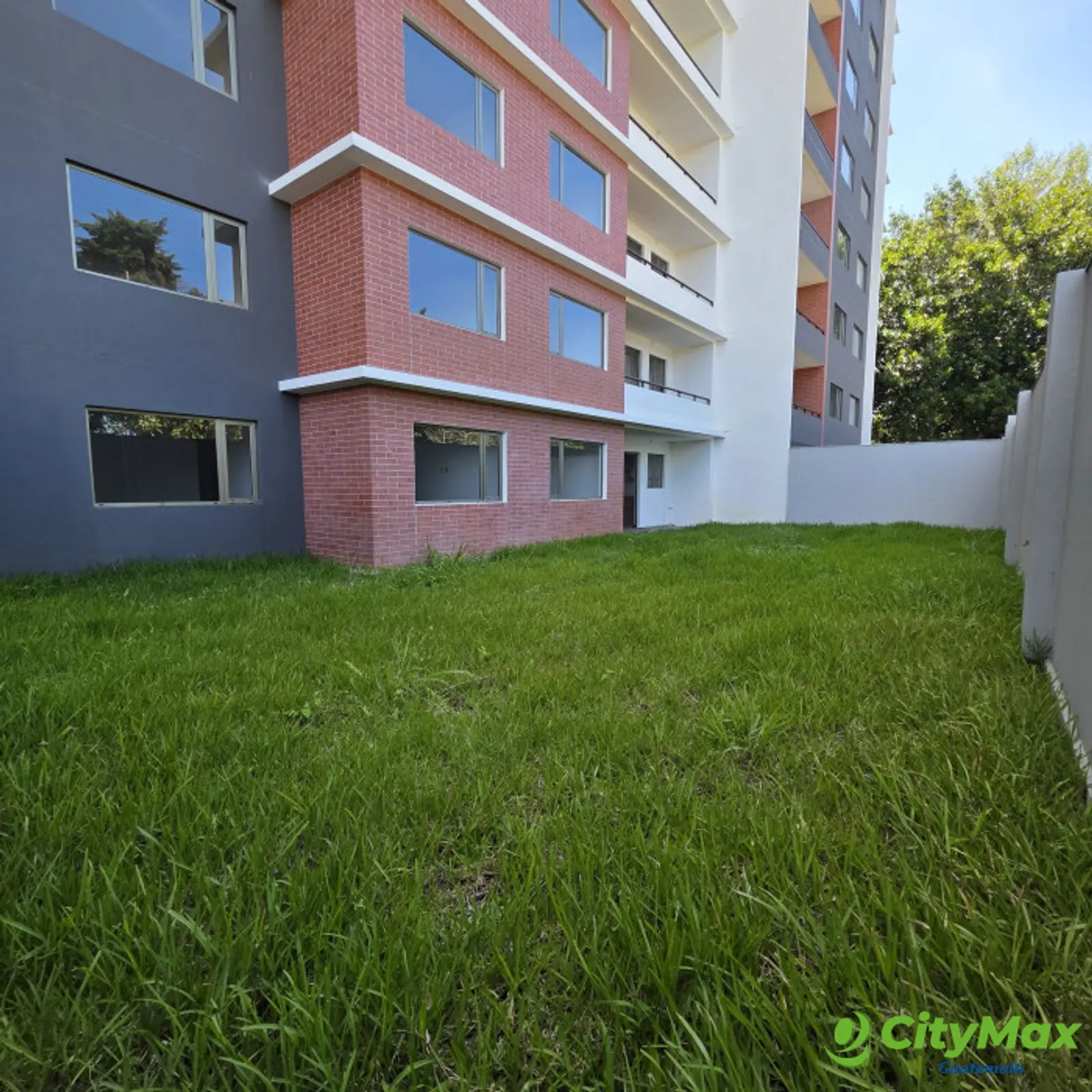 Apartamento con jardin en Venta Zona 14 La Villa - foto 9