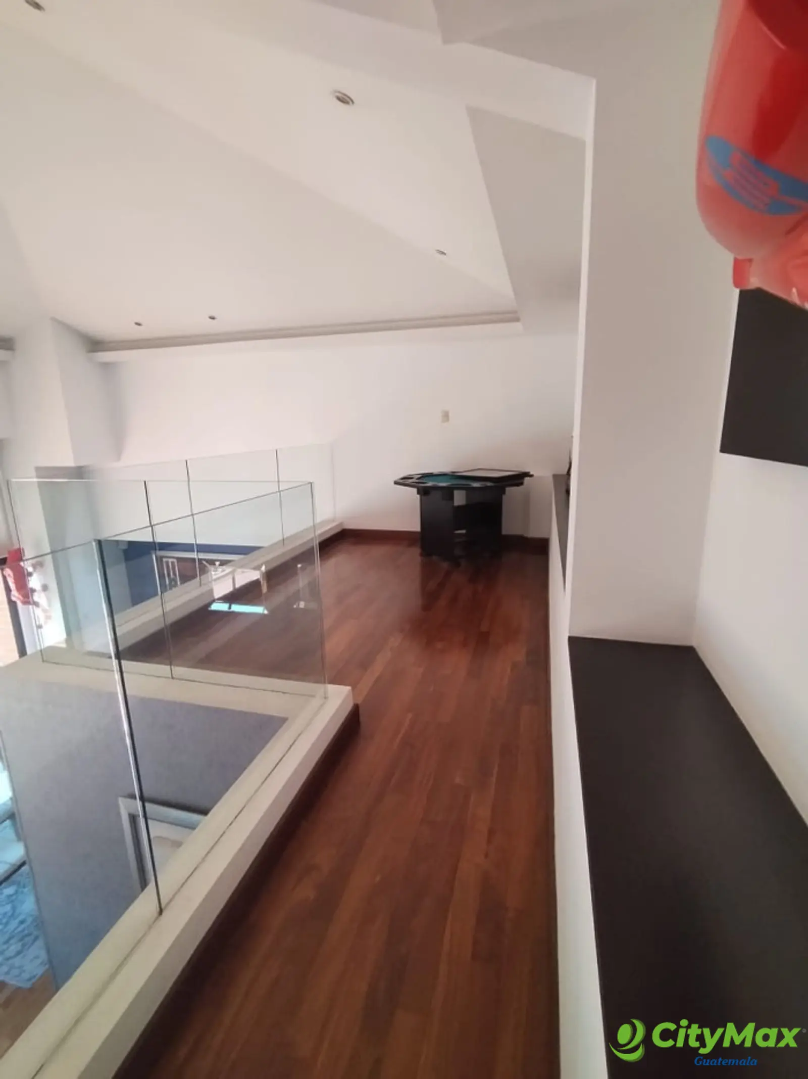 En venta Penthouse zona 10 Guatemala - foto 13