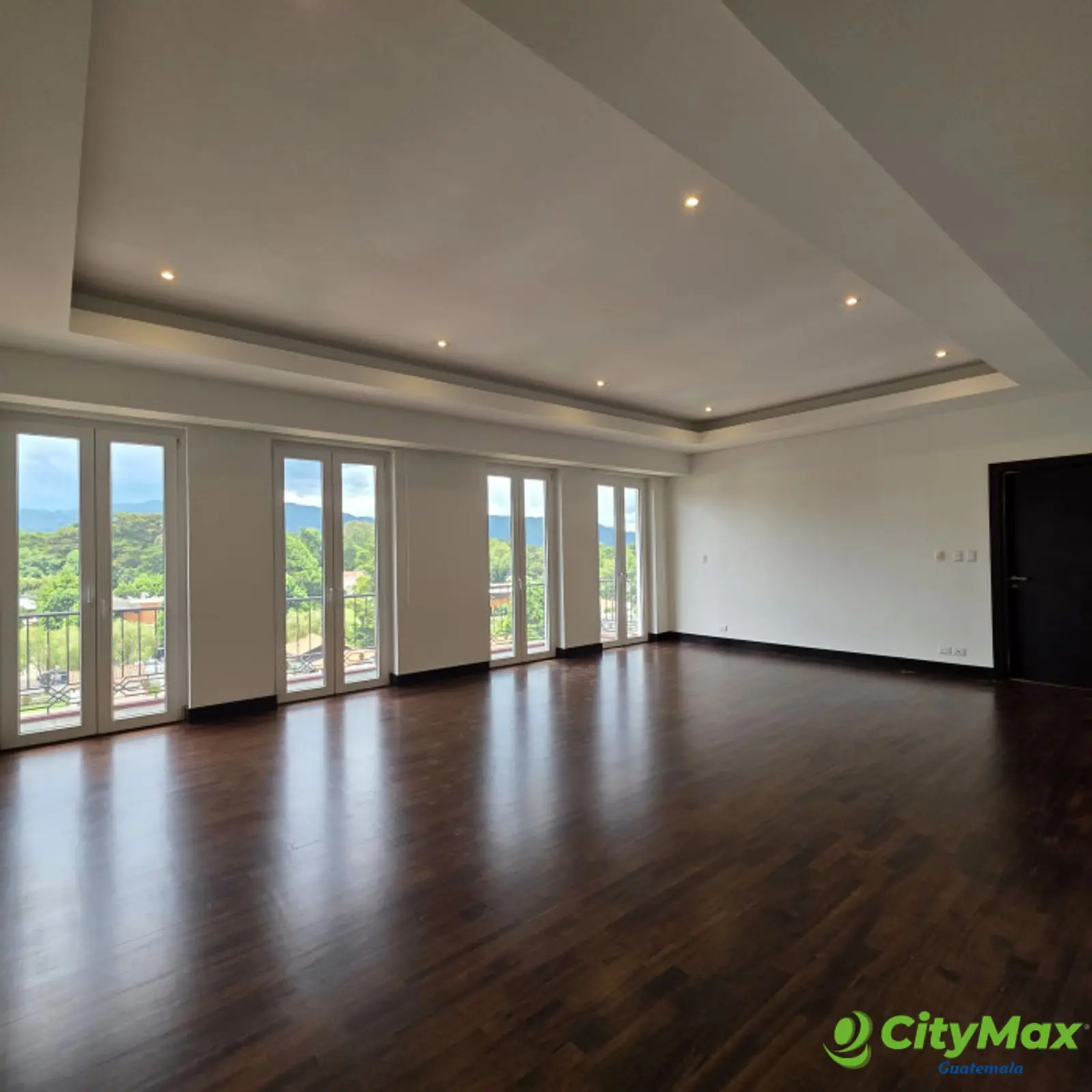 Lujoso Apartamento en Alquiler en Zona 14 Guatemala - foto 17