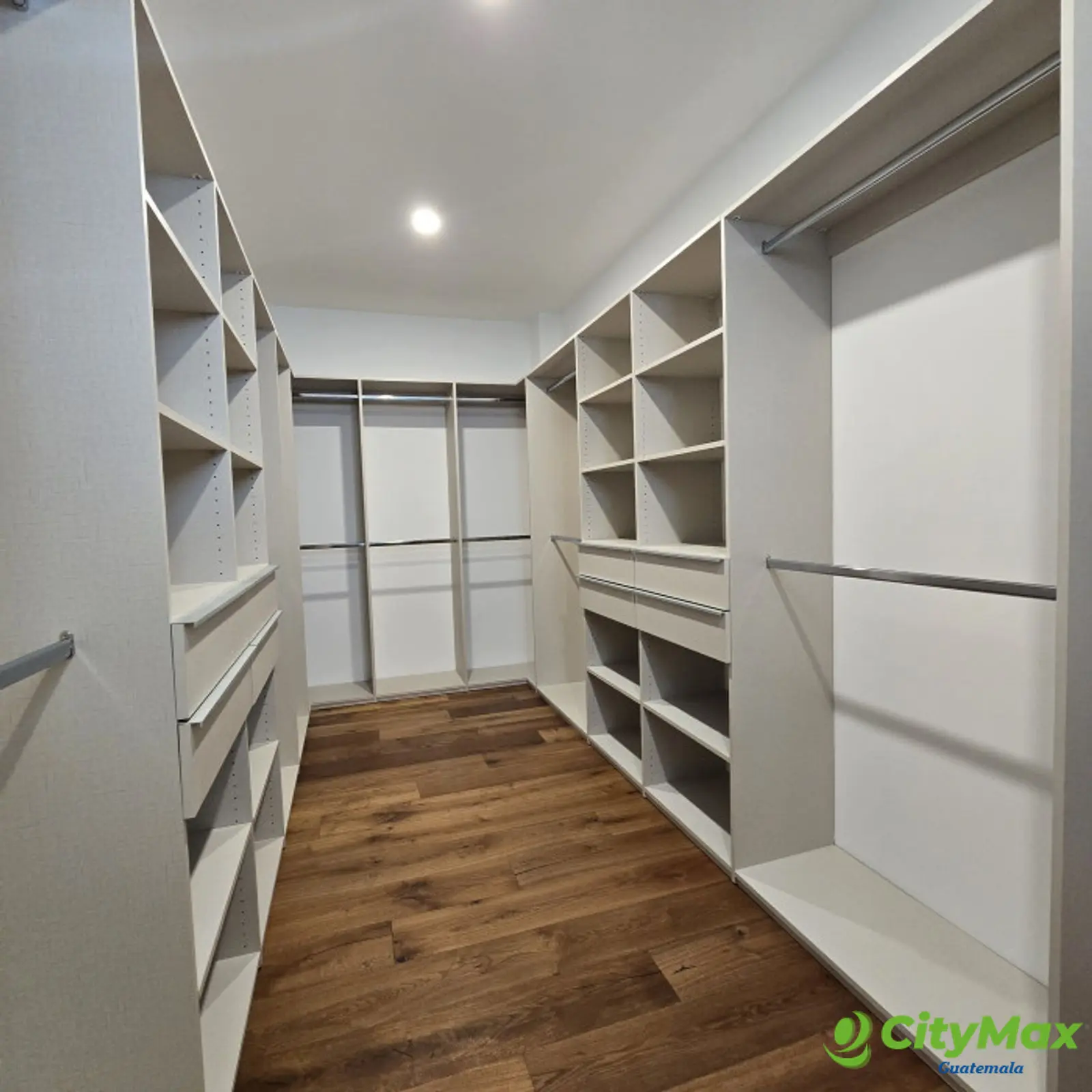 En venta casa en zona 16 El Pulte Guatemala - foto 17