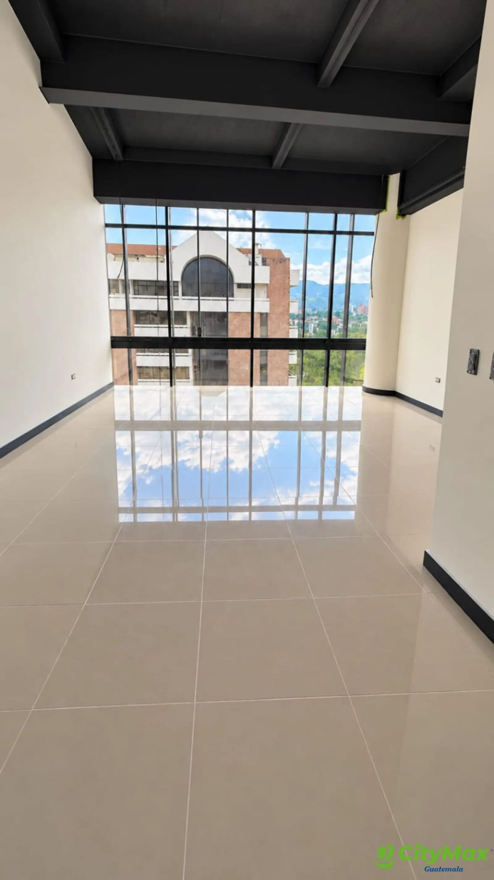 Oficina en renta en Edificio Burgó zona 14 - foto 11