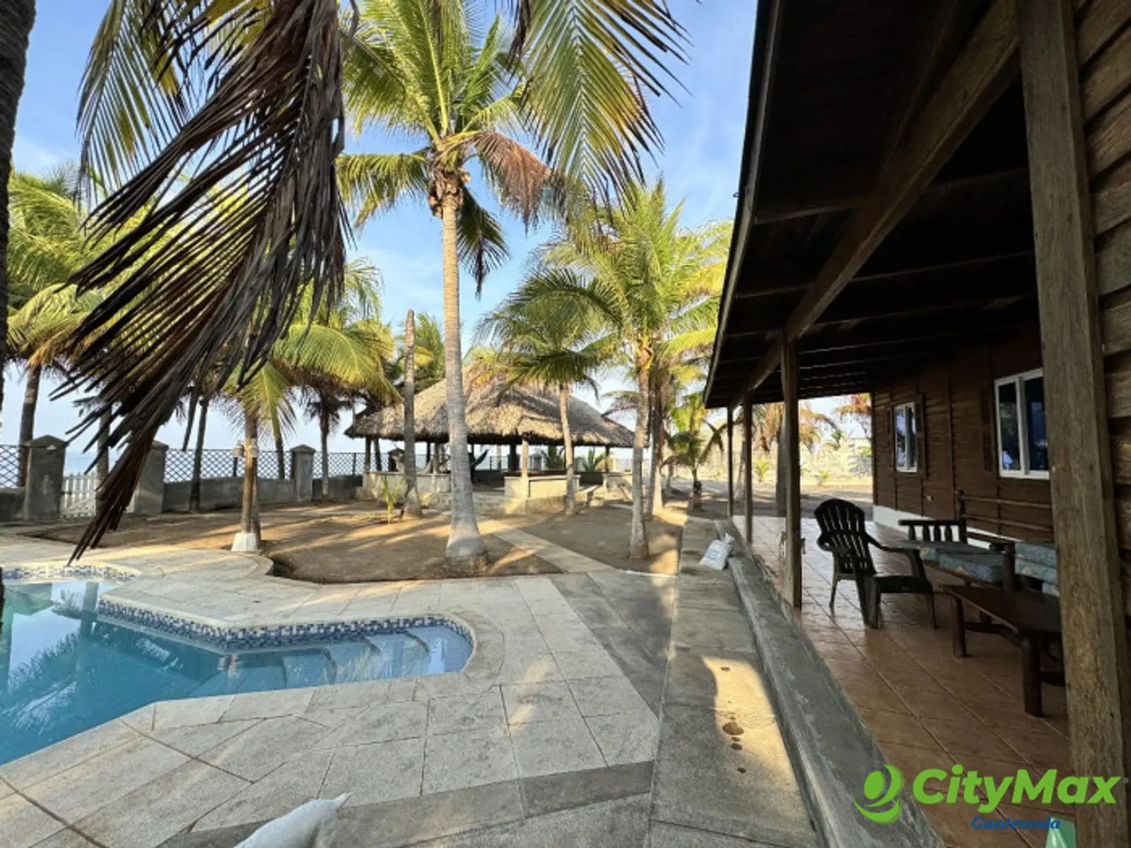 En venta casa frente a Playa en Monterrico Guatemala - foto 5