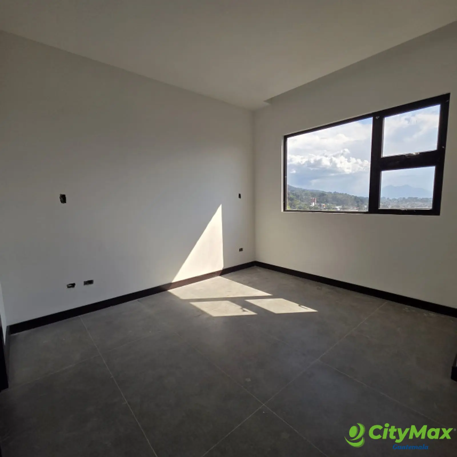 Apartamento 3 Dormitorios en Venta Zona 15 Nivel Alto - foto 10