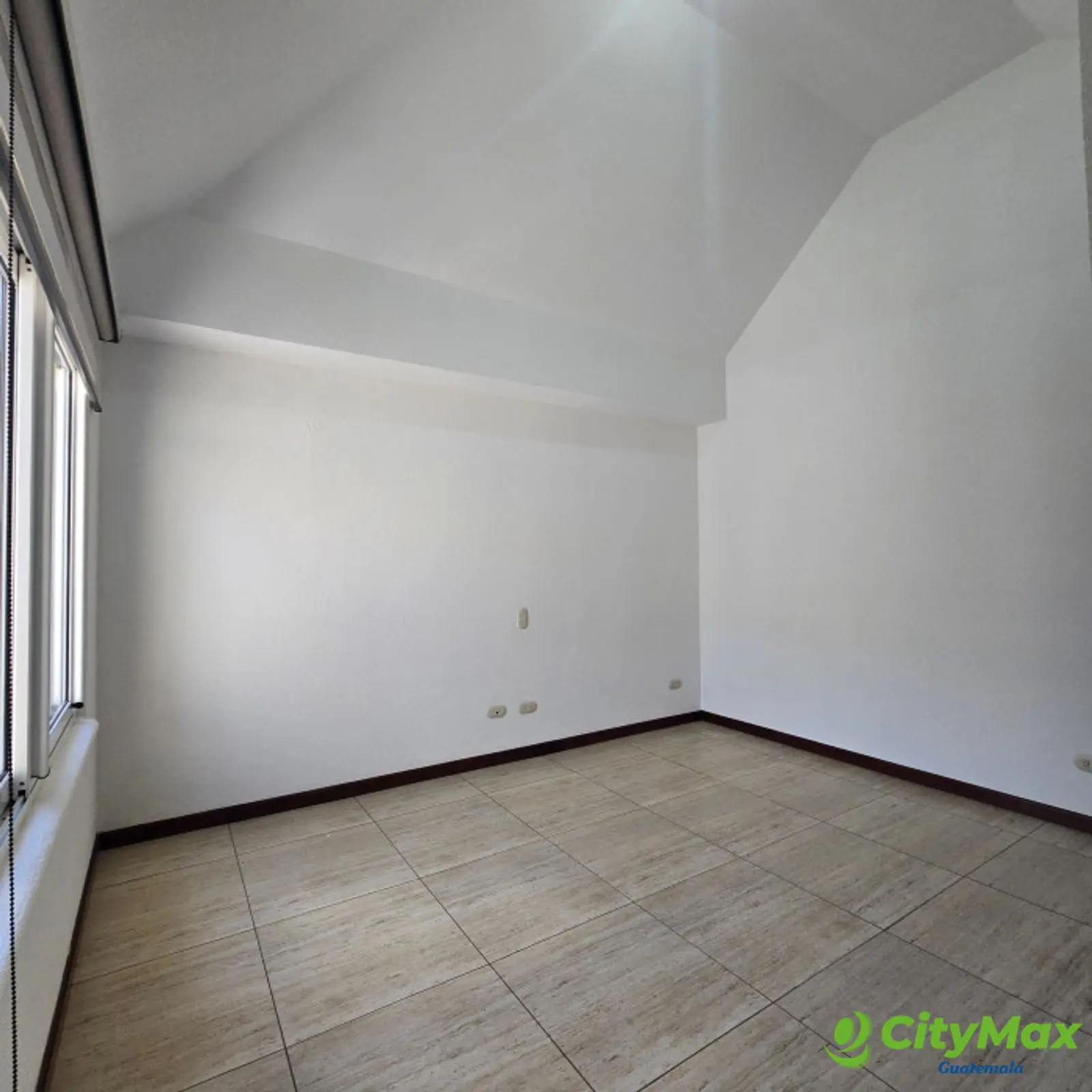 Alquiler hermosa casa en condominio en zona 10 - foto 19