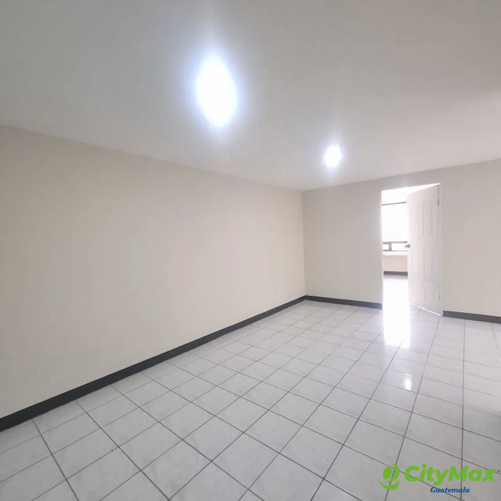 Oficina Comercial en Renta en Zona 10 Ciudad de Guatemala - foto 7