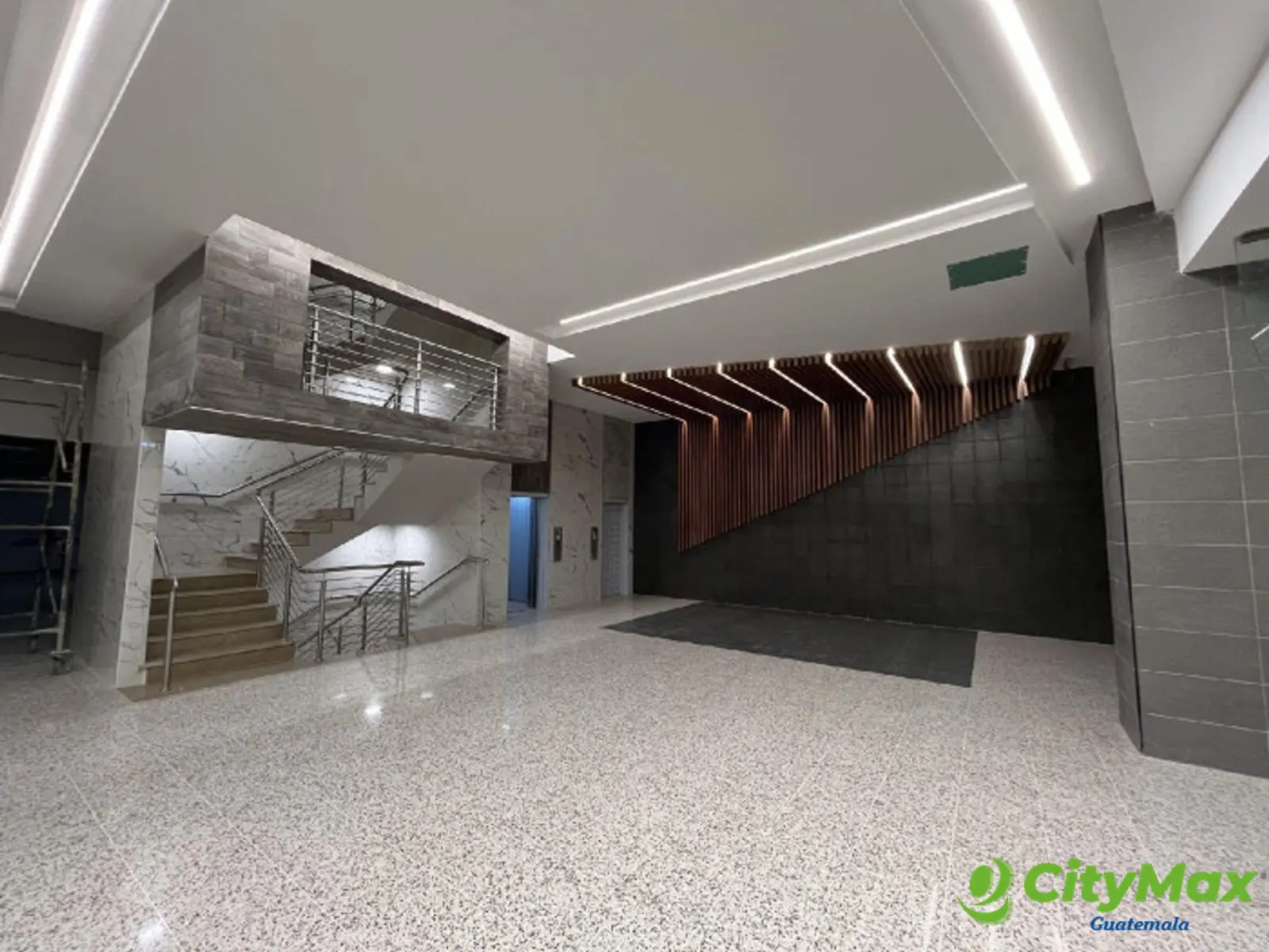 EDIFICIO EN RENTA CON 8,000M2 BOULEVAR PROCERES ZONA 10 - foto 3