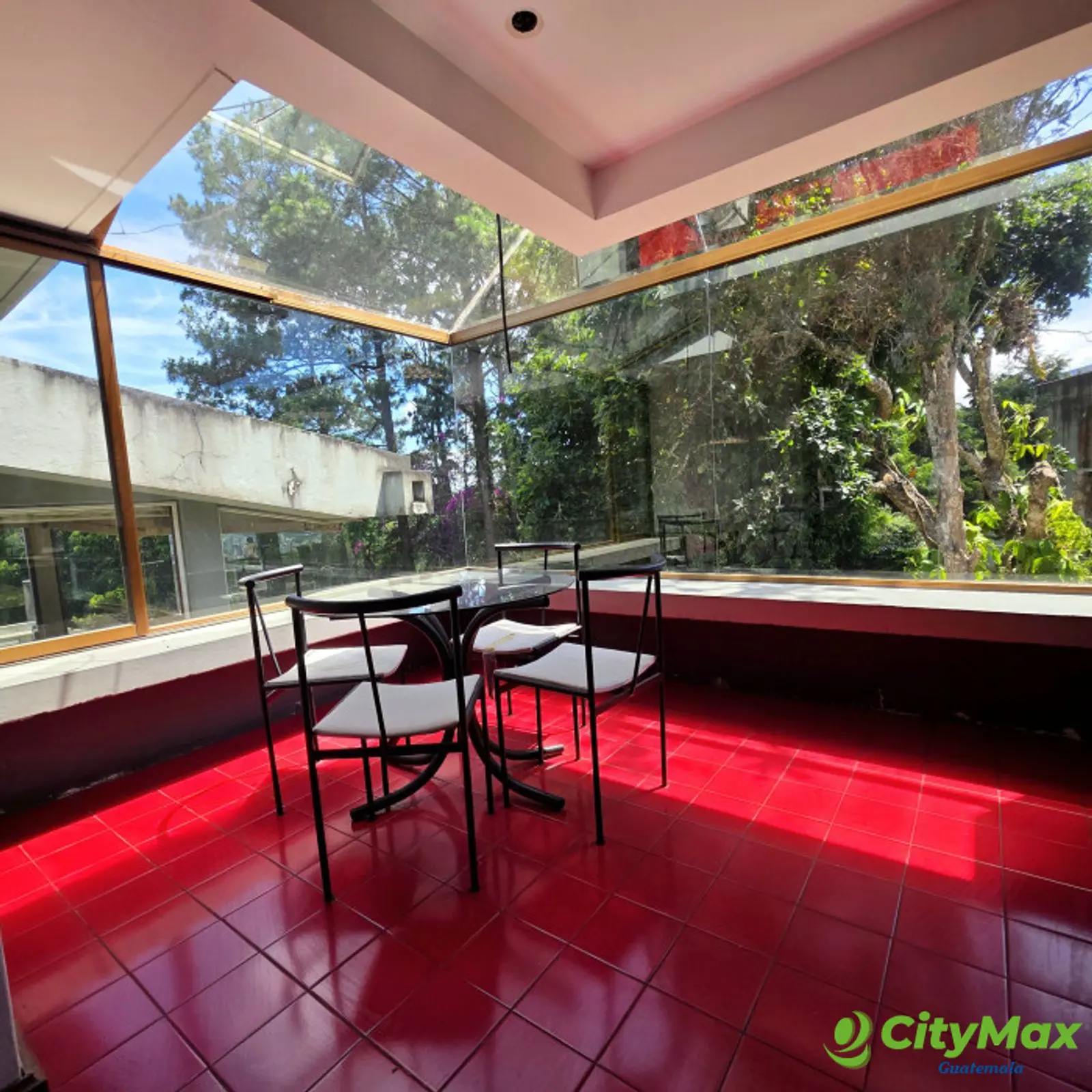 Espectacular Casa en Venta cercana Zona 15 Guatemala - foto 9