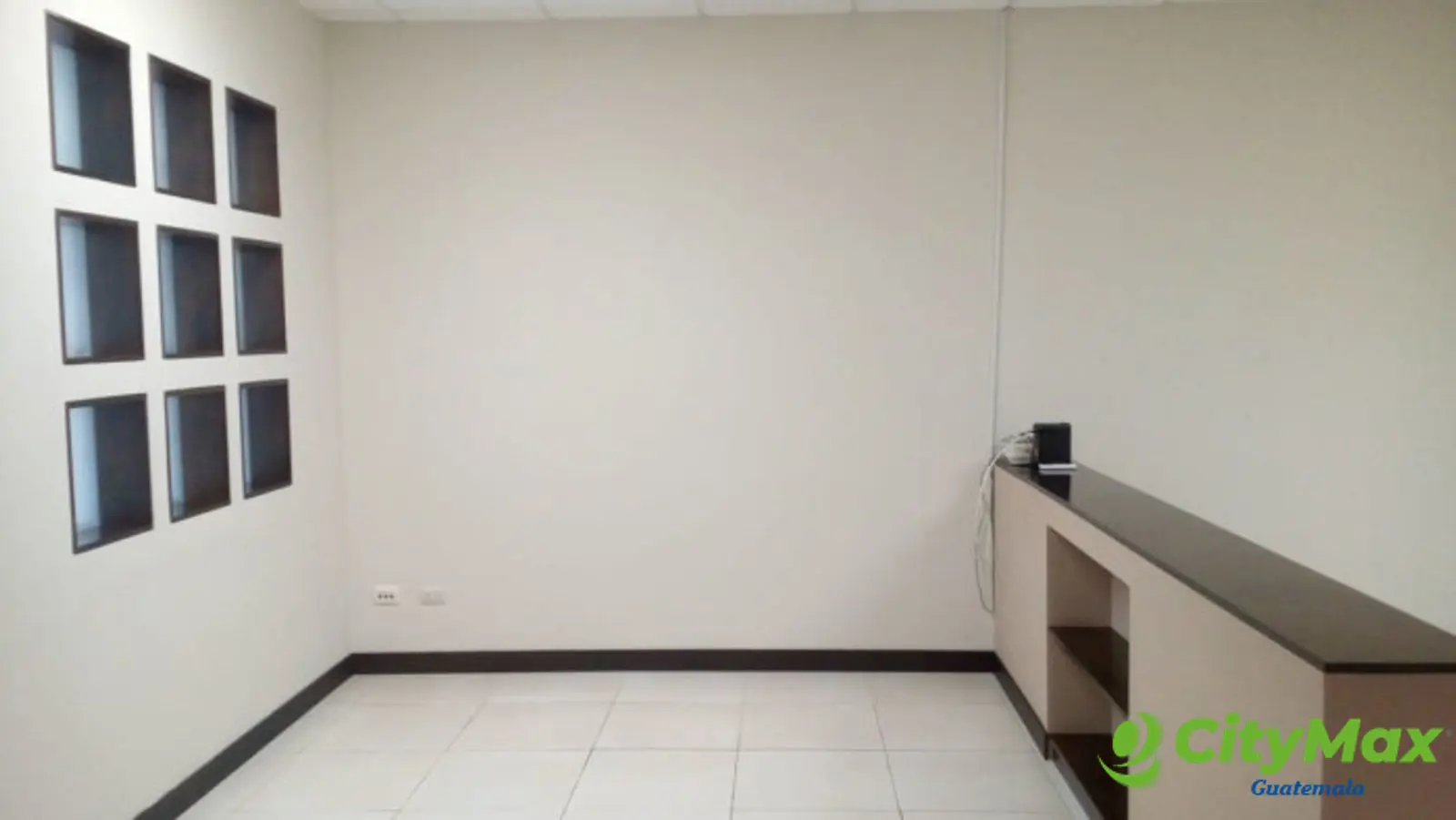 VENTA-RENTA Oficina en Zona Pradera zona 10 inversión  - foto 7