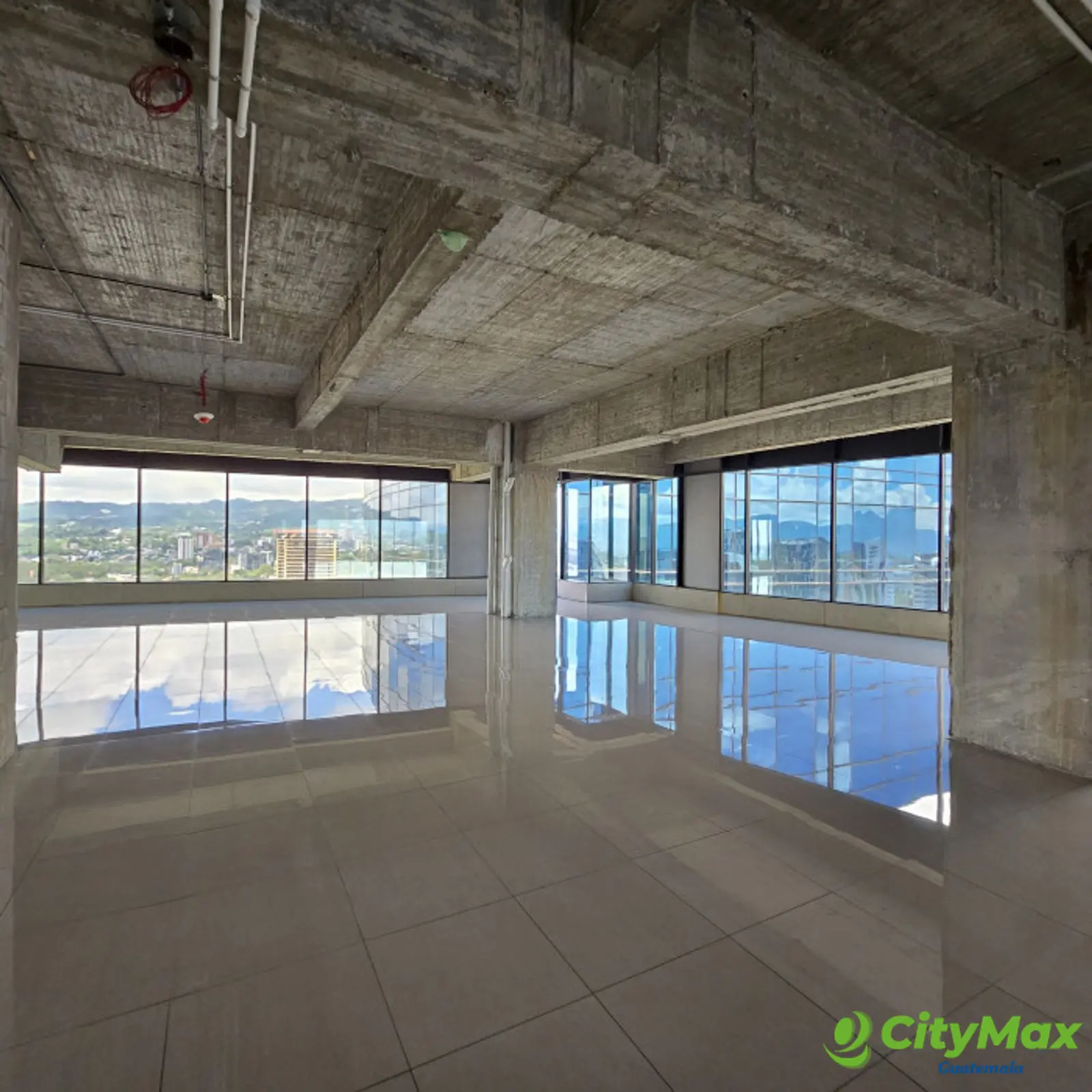 En venta oficinas en Zona 10 Diagonal 6 Guatemala - foto 9