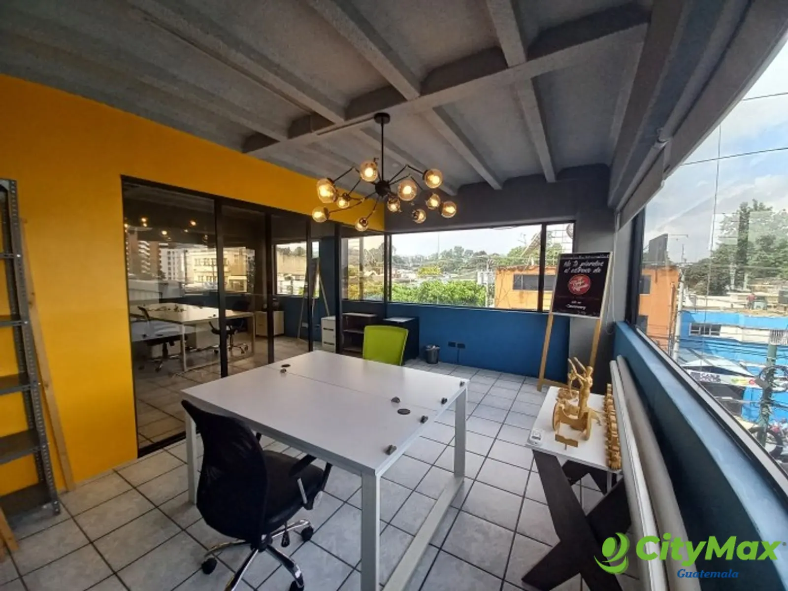 En Venta oficina en Plaza Buró zona 10 Guatemala - foto 4