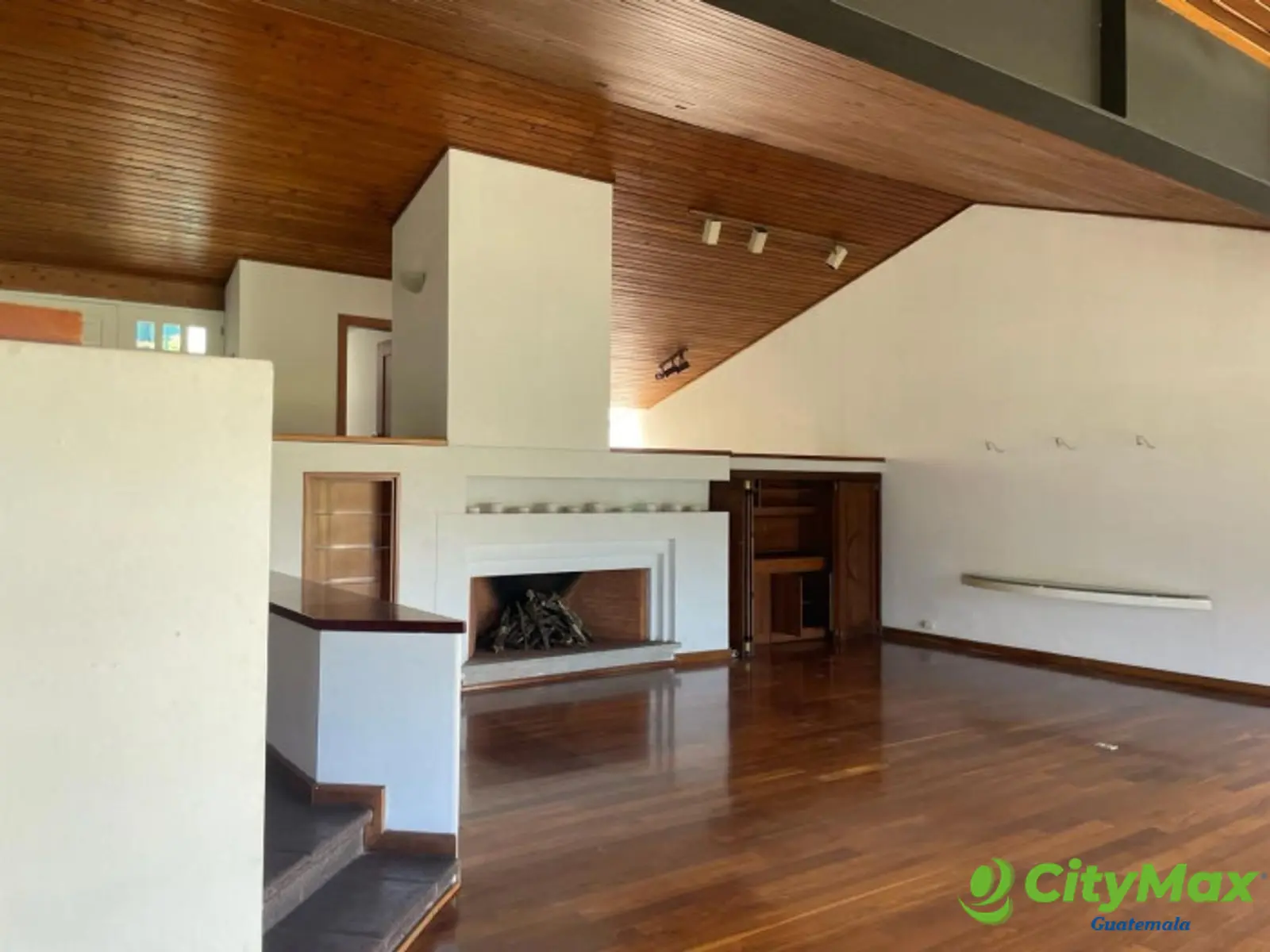 Casa residencial en San Rafael a un costado del Hilton - foto 2
