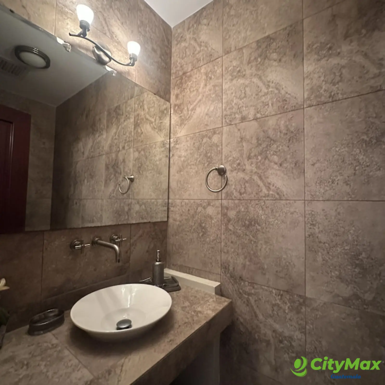 En Venta y Renta Apartamento en Edificio de Zona 14 - foto 10