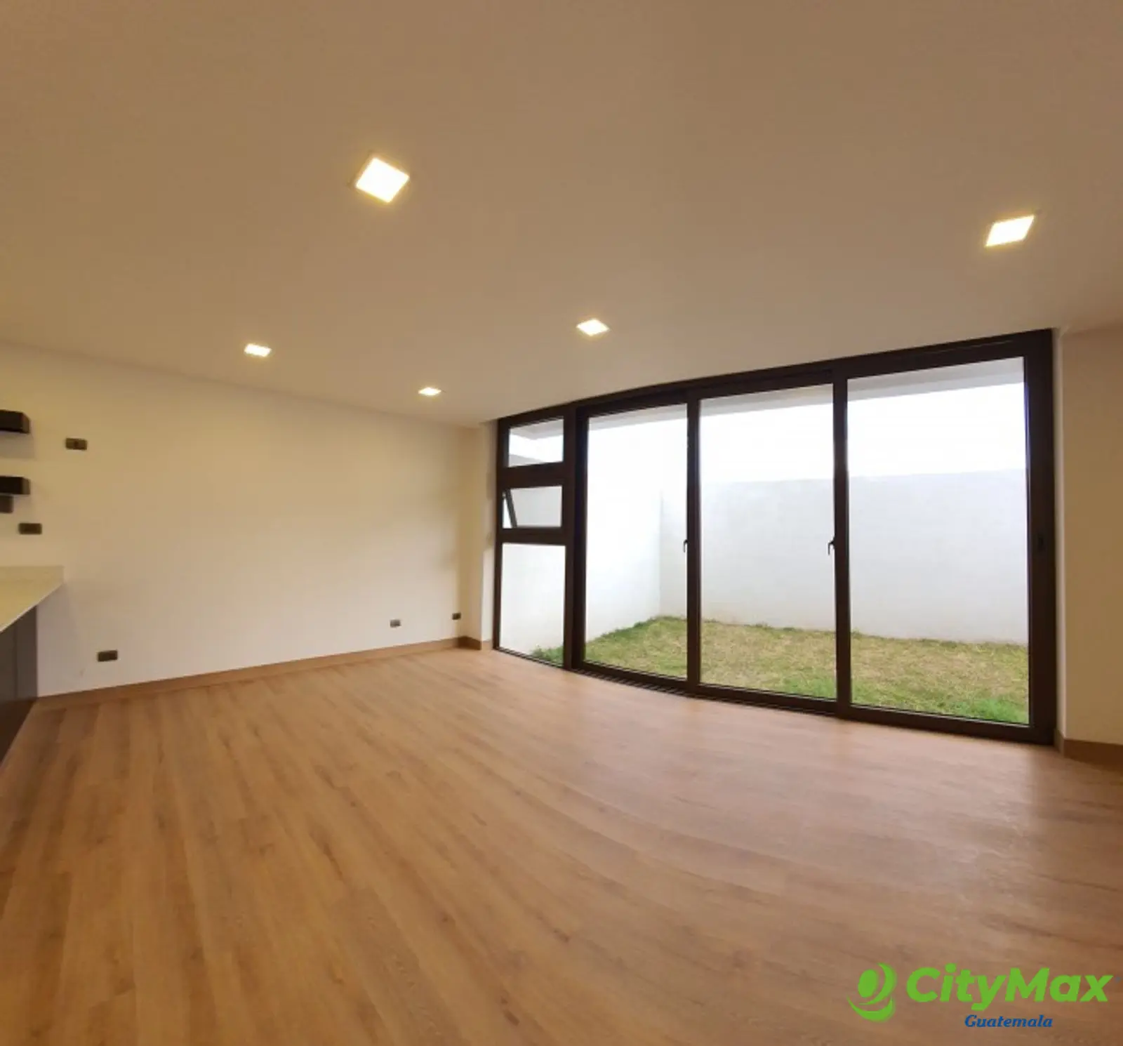 Casa en Venta de 3 niveles en Vista Hermosa 1 Zona 15 - foto 2