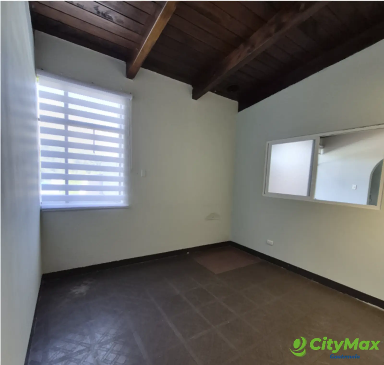 Casa para oficinas en alquiler en zona 15 Guatemala - foto 3