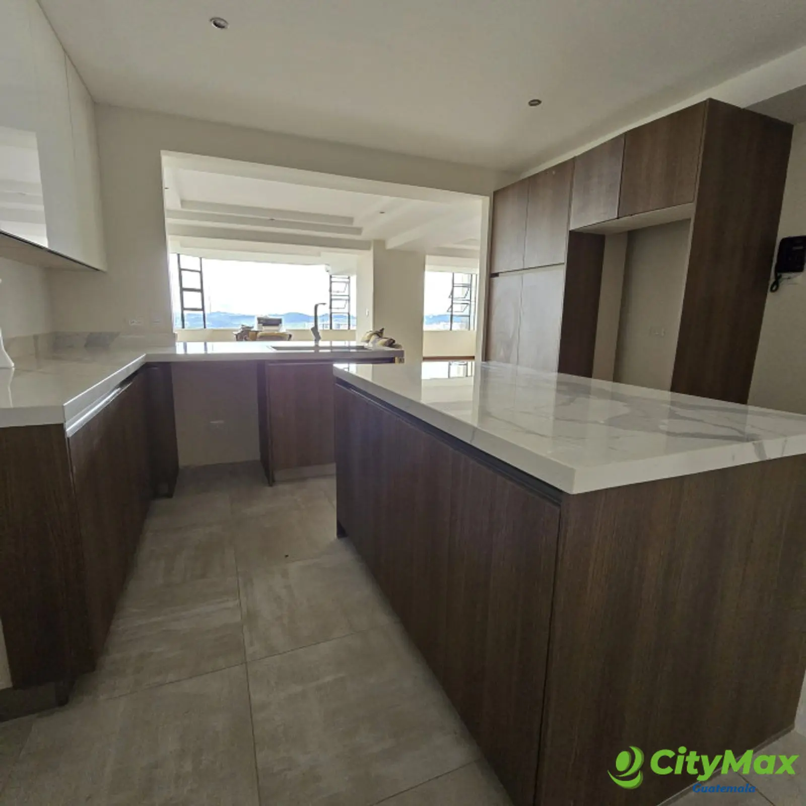 En Venta Apartamento en Zona 10 cercano a Oackland Z 10 - foto 11