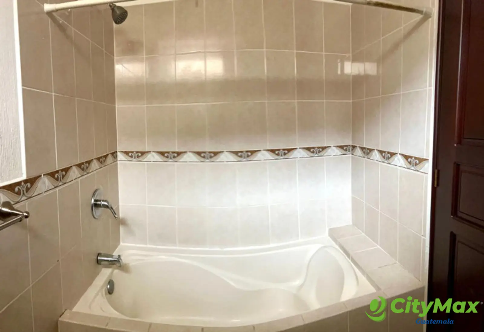 Casa en Condominio en Renta en Fraijanes Guatemala - ducha
