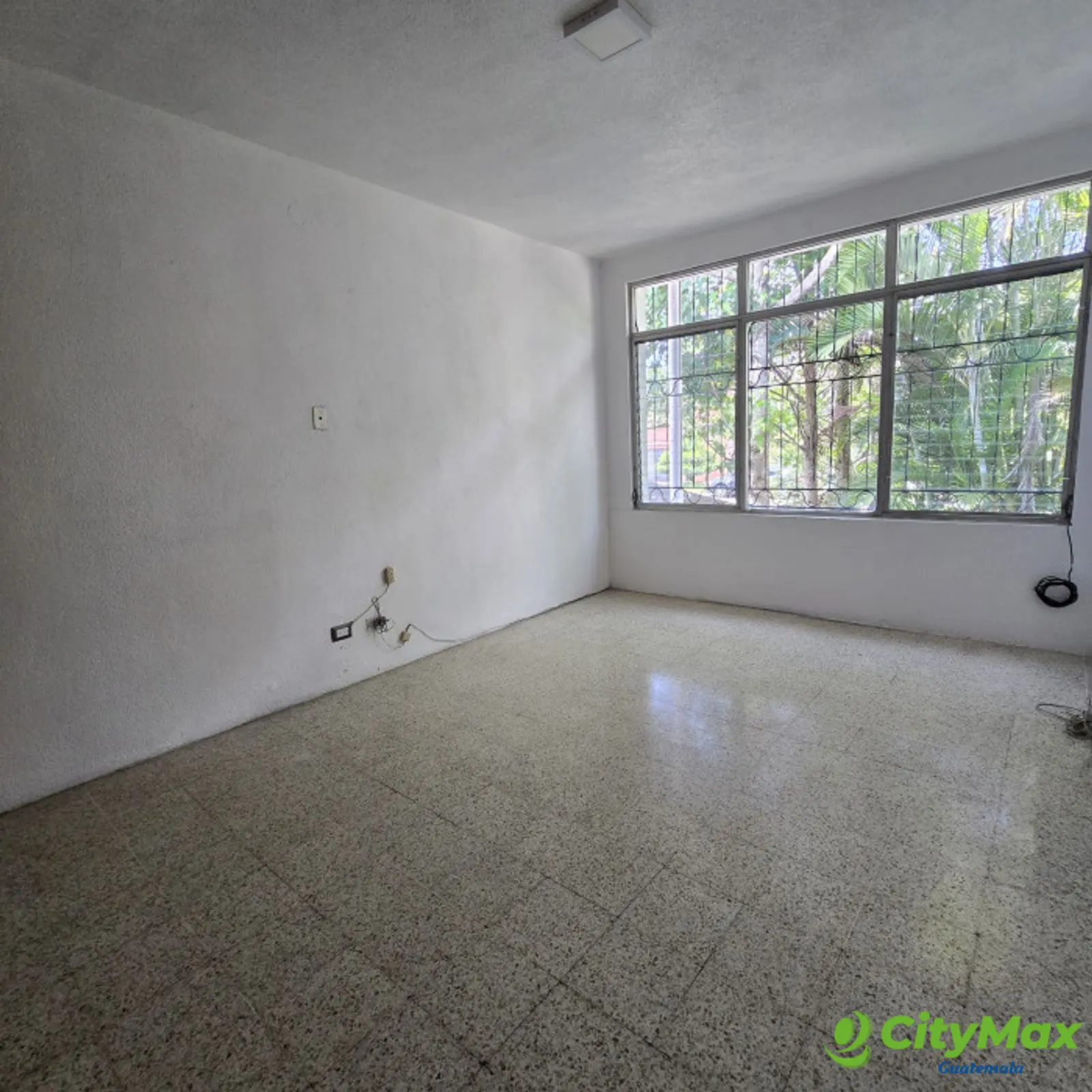 En Renta Casa en Zona 15 ideal para oficinas !! - foto 8