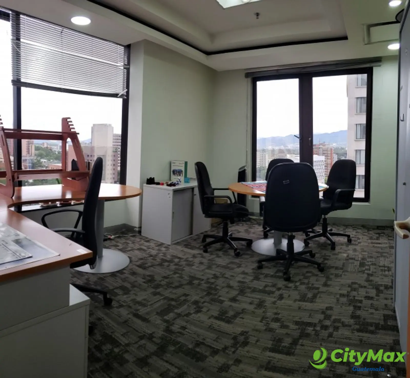 En Venta oficinas Alquiladas en zona 10 Guatemala - foto 4