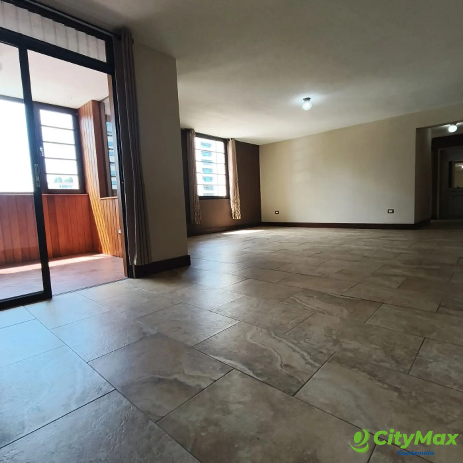 Amplio Apartamento en Renta en zona 10 - foto 3