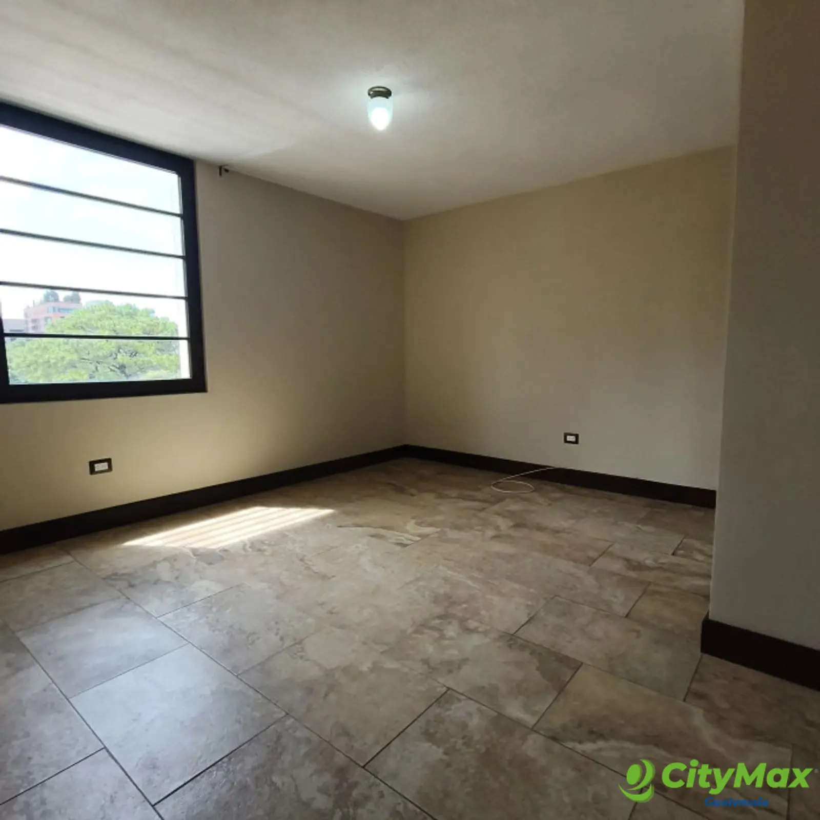 Amplio Apartamento en Renta en zona 10 - foto 6