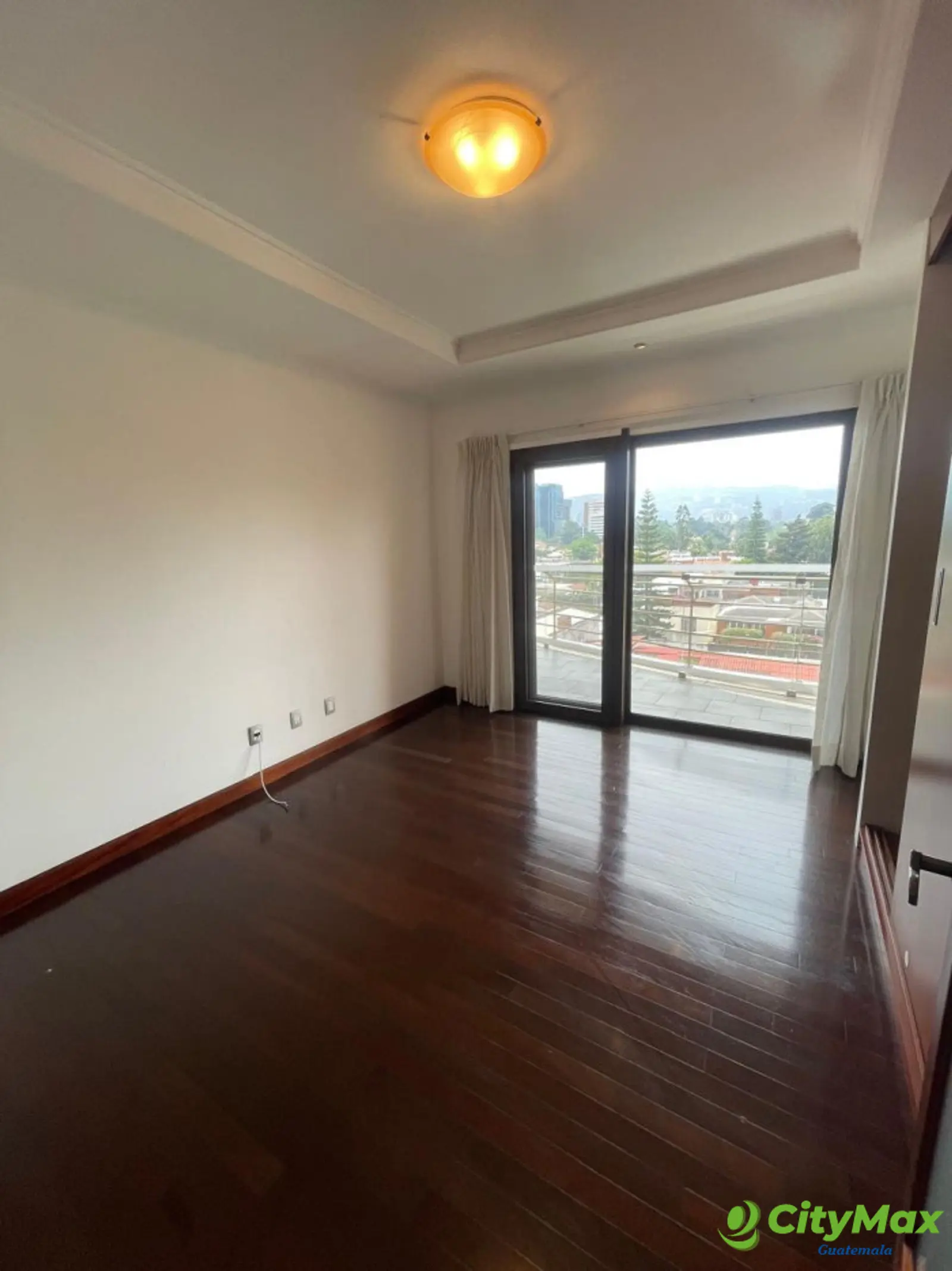 En Renta Apartamento en Tadeus Zona 14 - foto 5