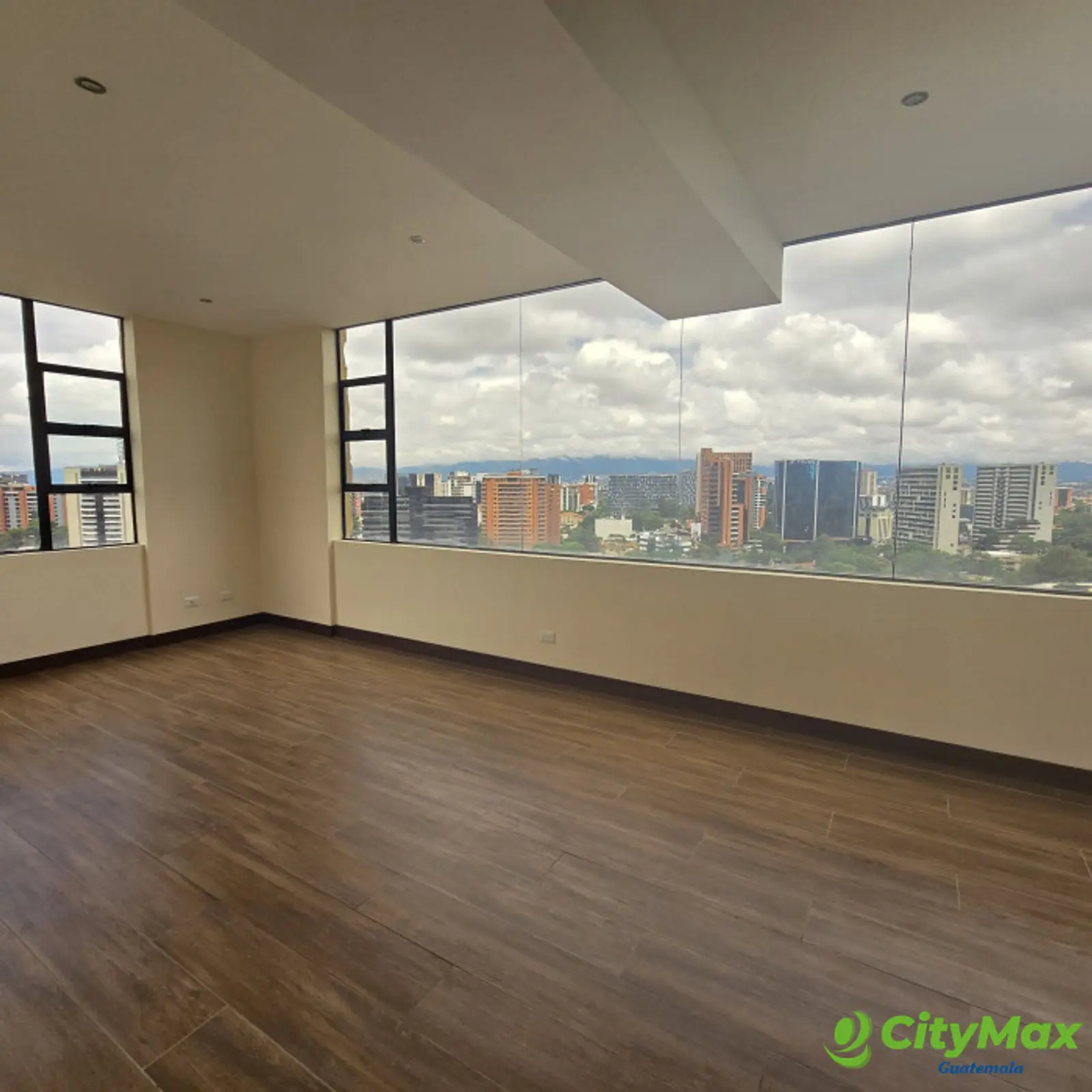 En Venta Apartamento en Zona 10 REMODELADO  - foto 15