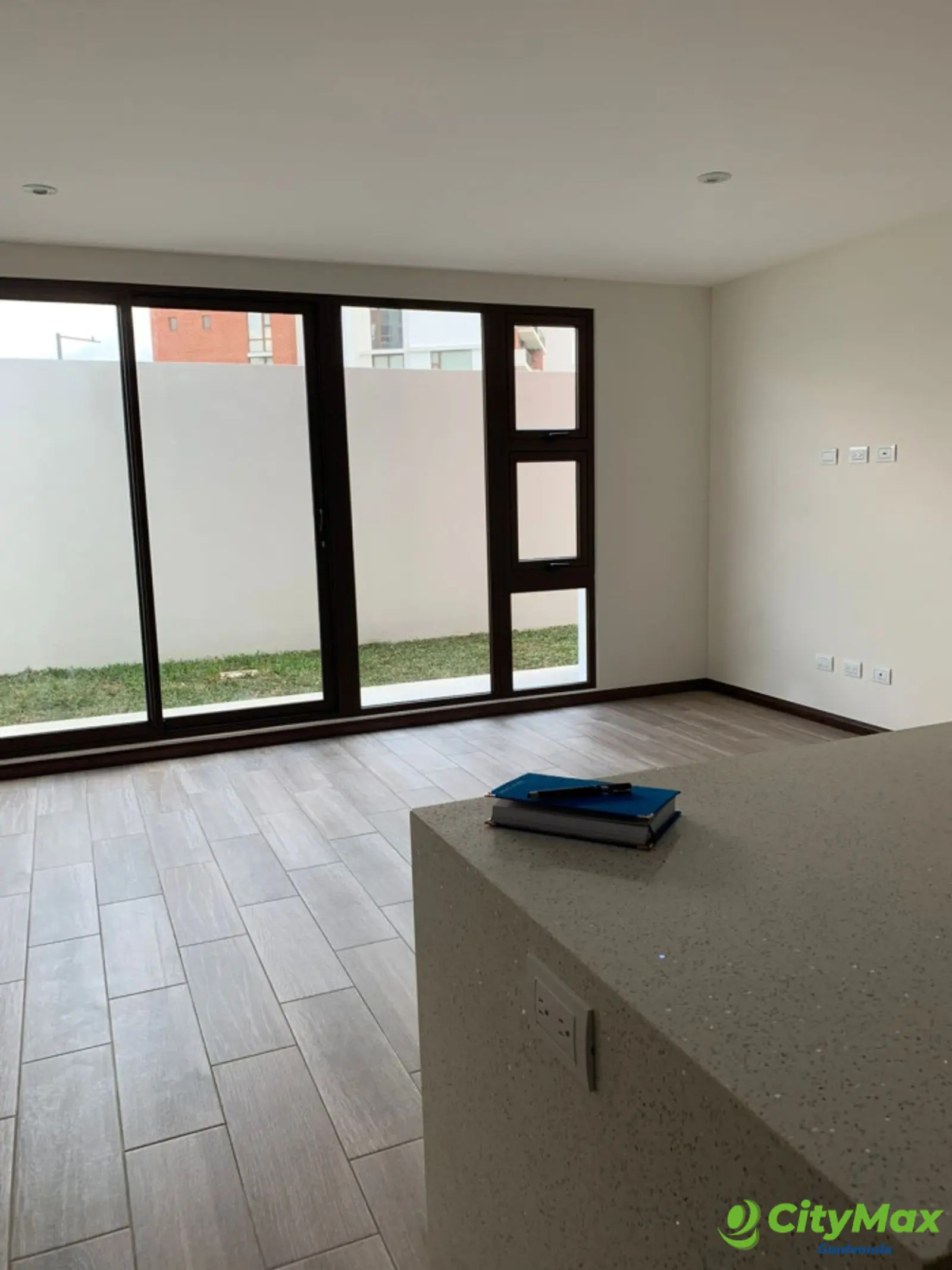 En venta apartamento San Isidro 20-21 Zona 16 - foto 8