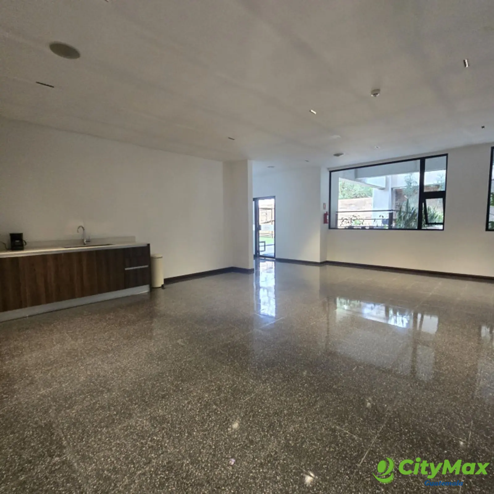 En Venta apartamento en la Zona 10 - foto 13