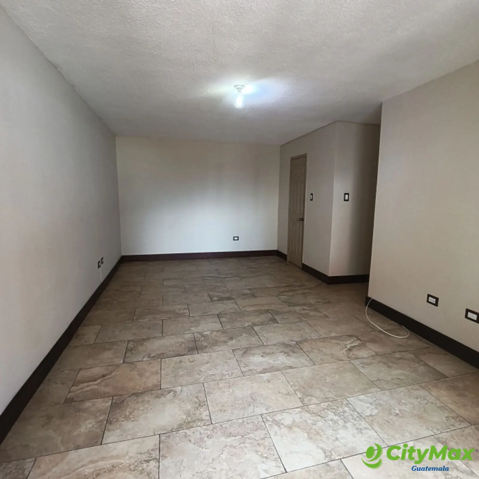 Amplio Apartamento en Renta en zona 10 - foto 15