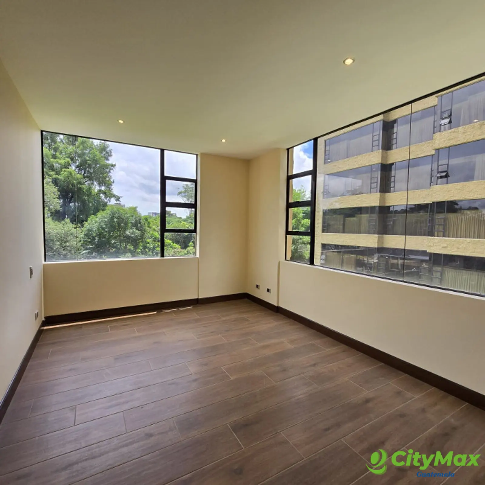En venta apartamento en Oakland zona 10 Guatemala - foto 5
