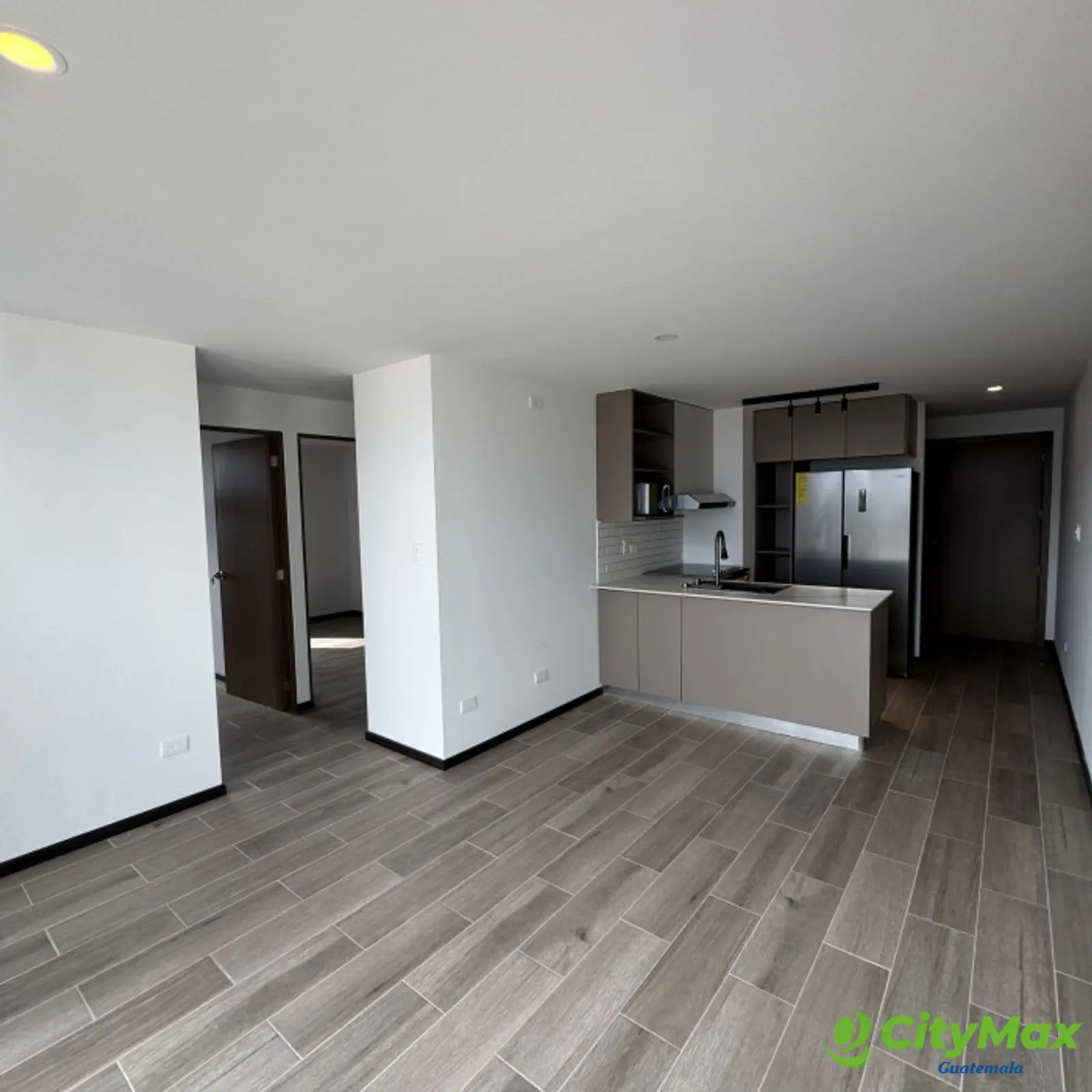 Apartamento en Renta zona 10 Equipado - foto 2
