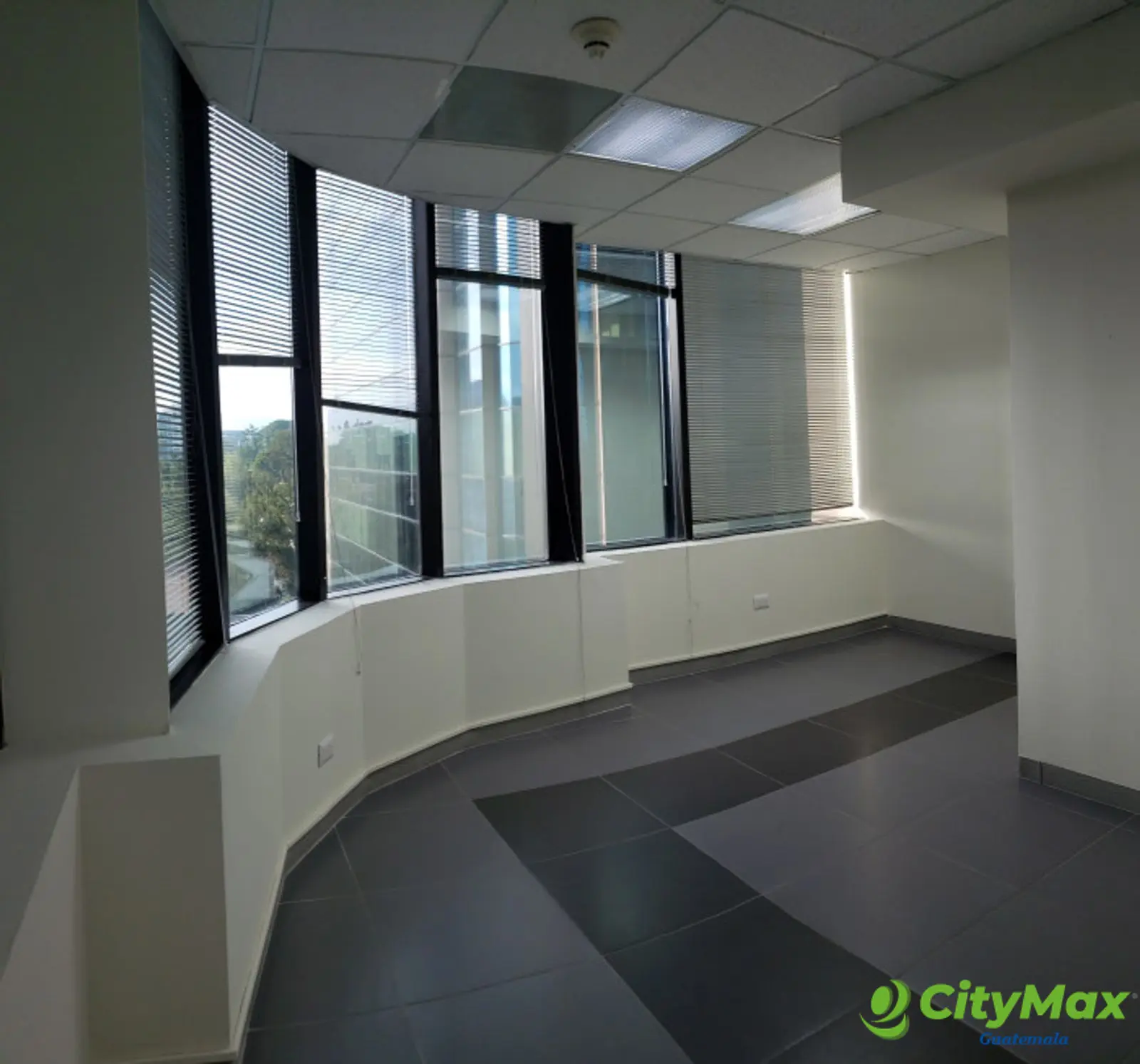Oficina en Renta o Venta en Europlaza Zona 14 - foto 3