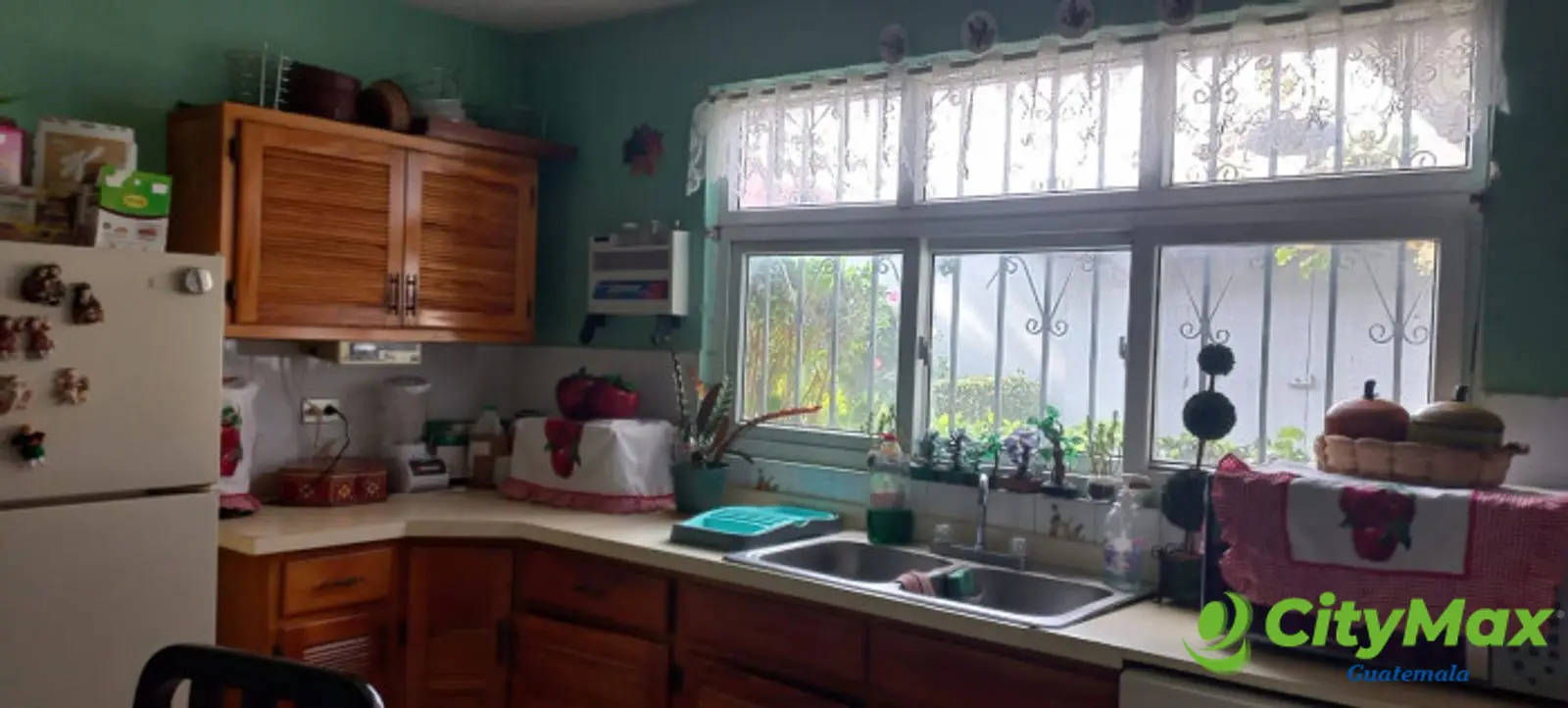 En venta casa grande con jardín La Floresta zona 9 Xela - foto 8