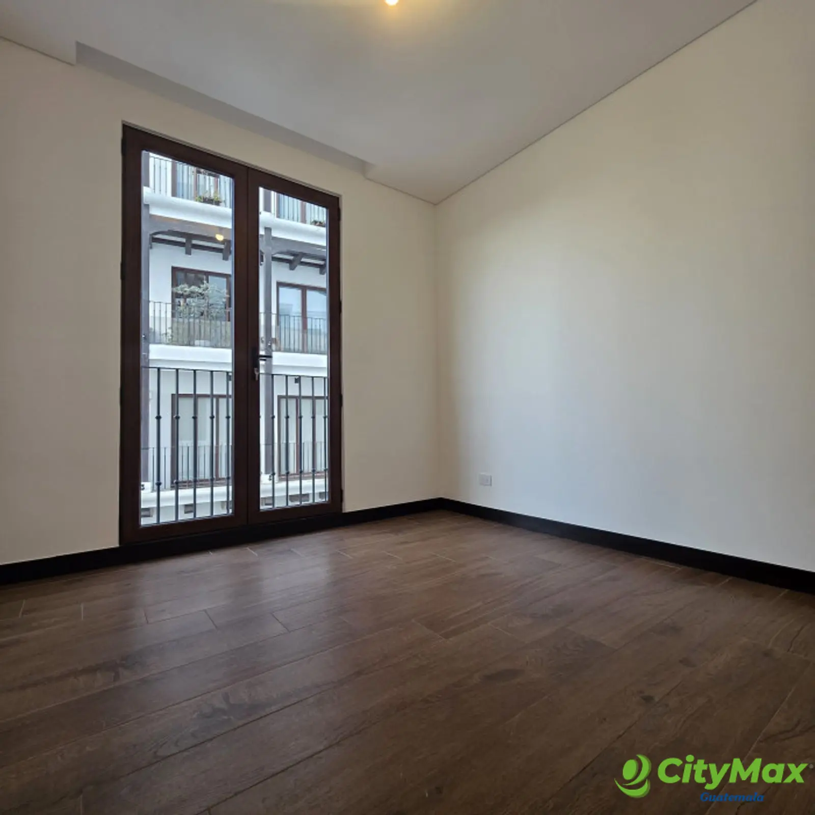 En Venta apartamento Zona 16 Lirios de Cayala - foto 4