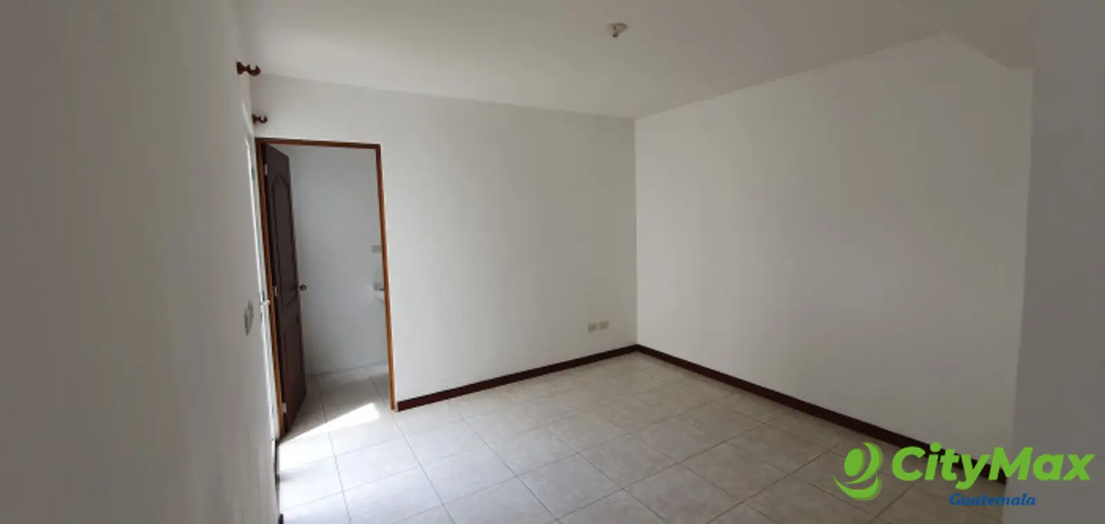 Casa en Venta en Villa Capri Carretera a el Salvador - foto 5