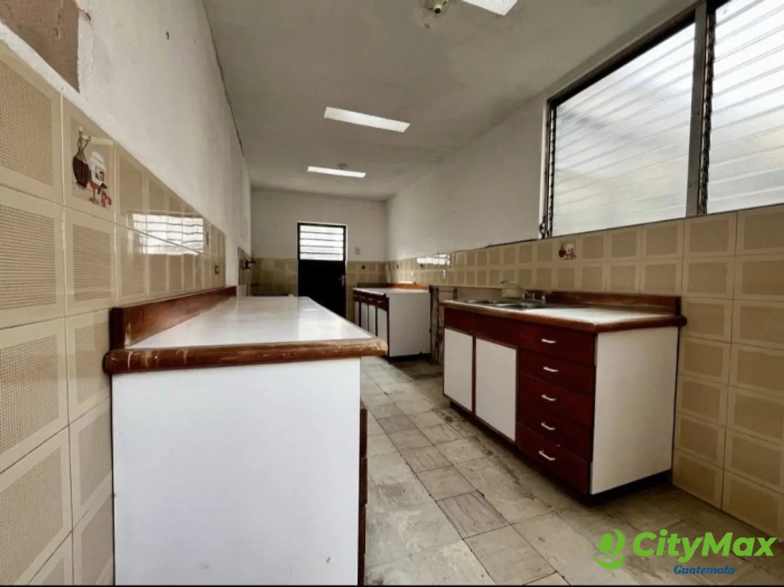 Casa Comercial En Renta Sobre Avenida Las Americas Z 13 - foto 9