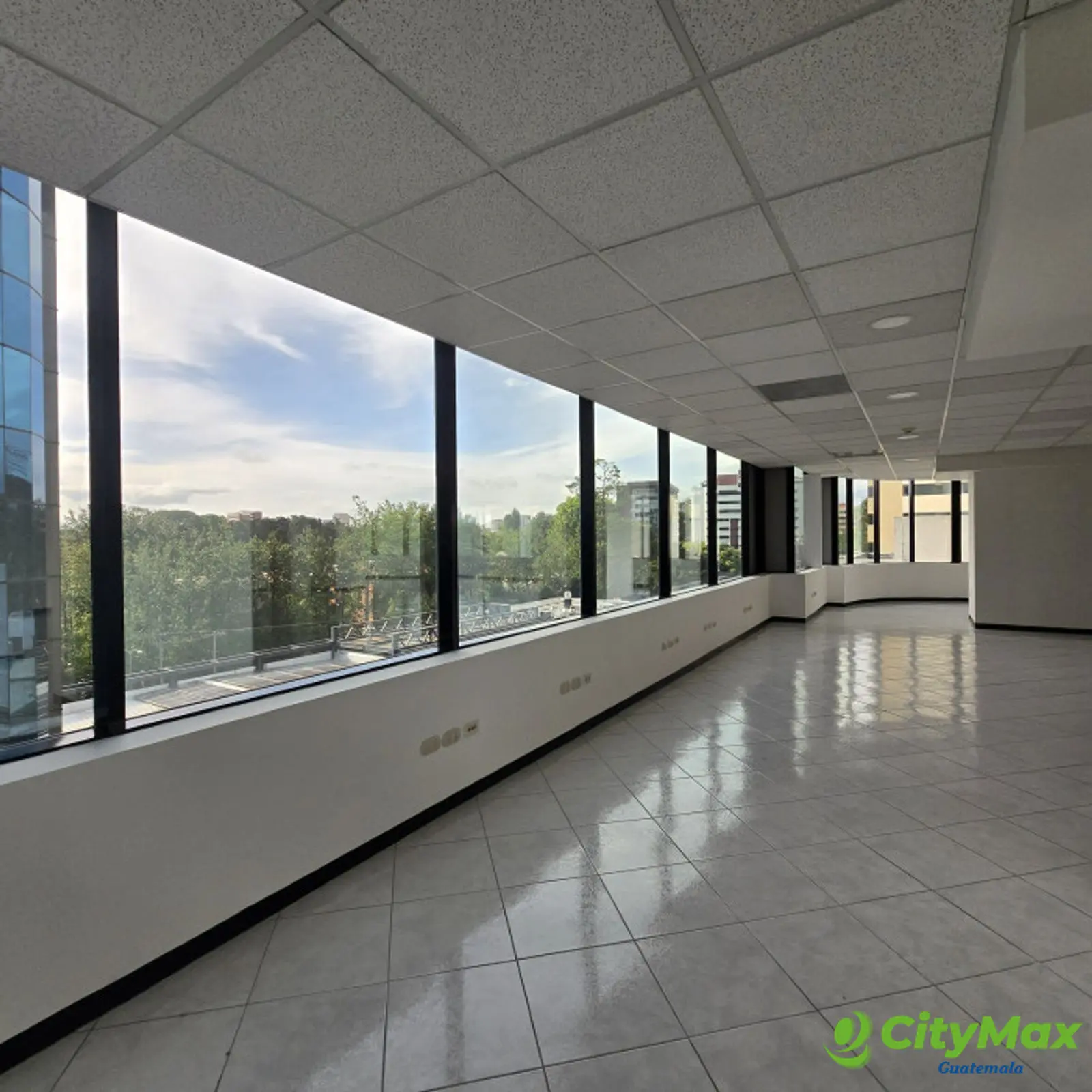 Alquiler Oficina con 315m2 en Zona 14 Europlaza - foto 6